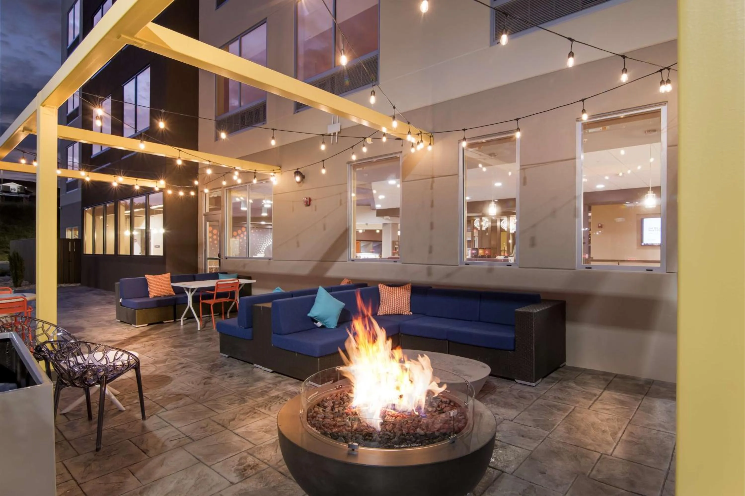 Patio in Tru By Hilton Lexington