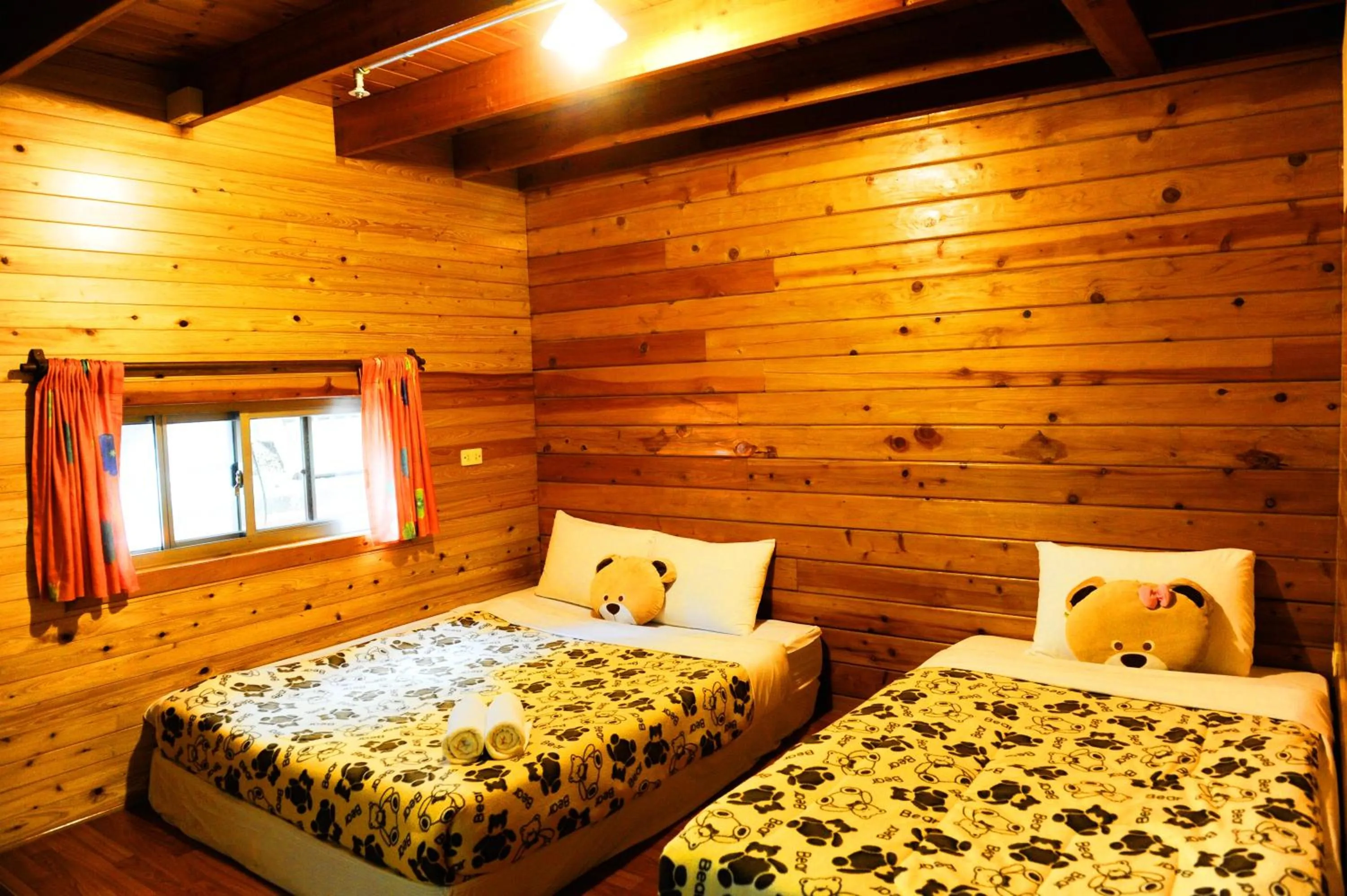 Bed in Master Bear Resort