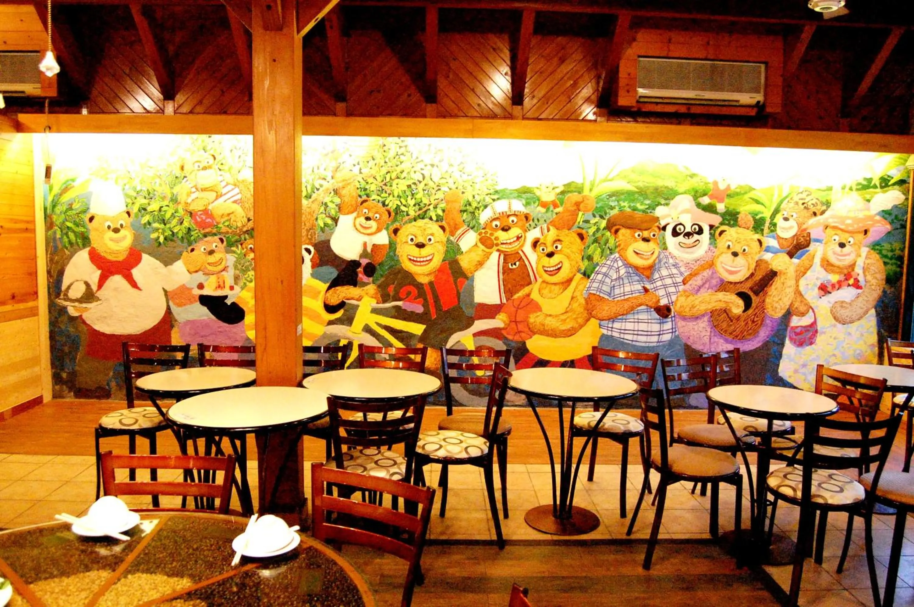 Dining area in Master Bear Resort