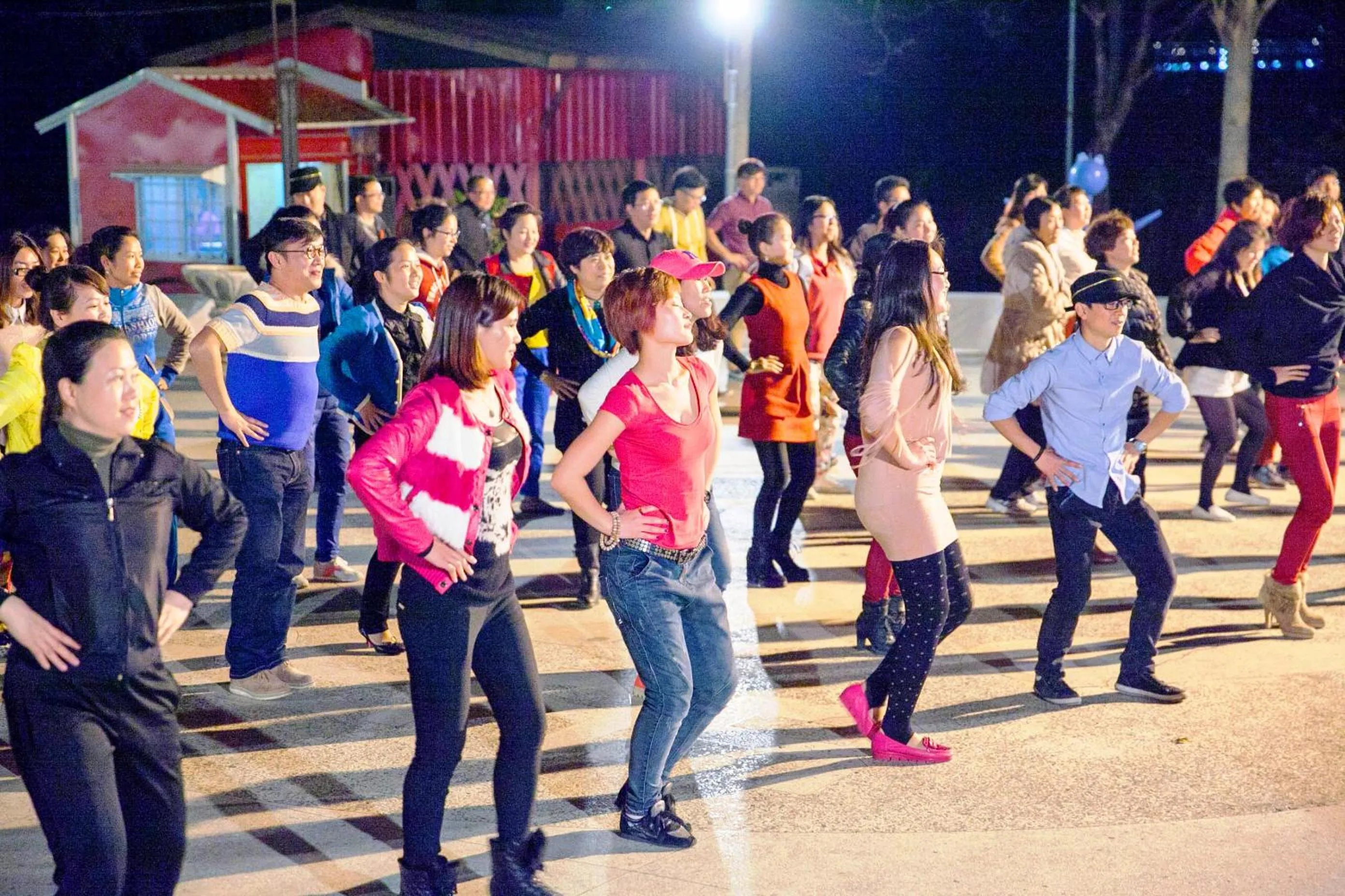 Evening entertainment in Master Bear Resort