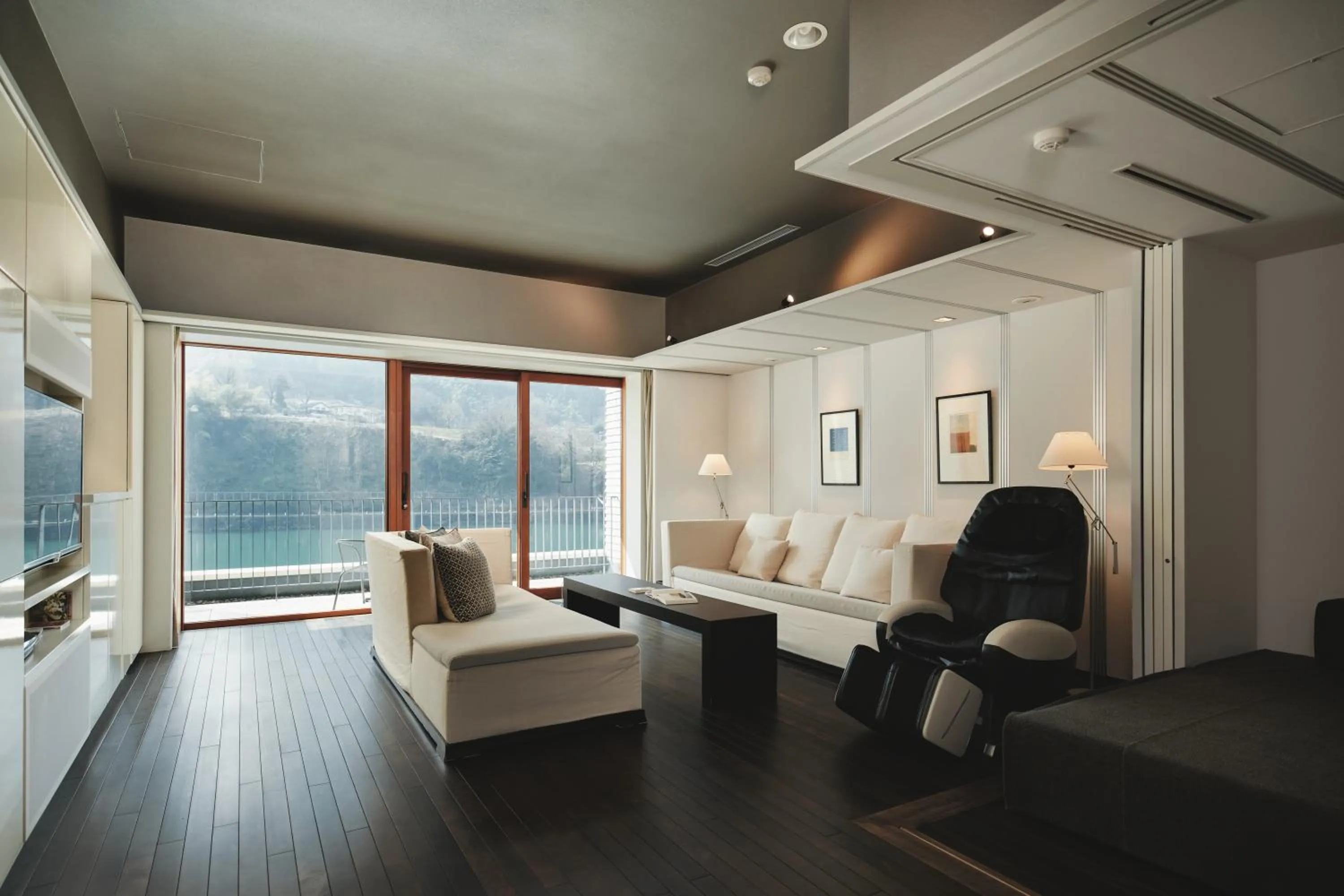 Living room in River Retreat Garaku