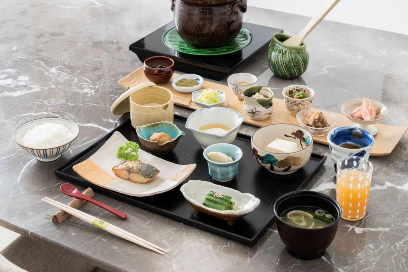 Restaurant/places to eat in River Retreat Garaku