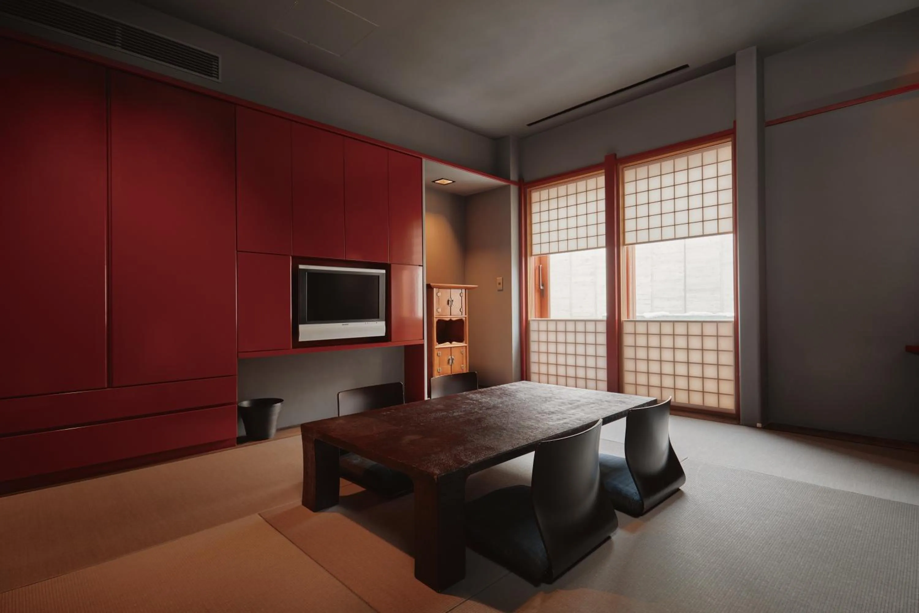 Photo of the whole room in River Retreat Garaku