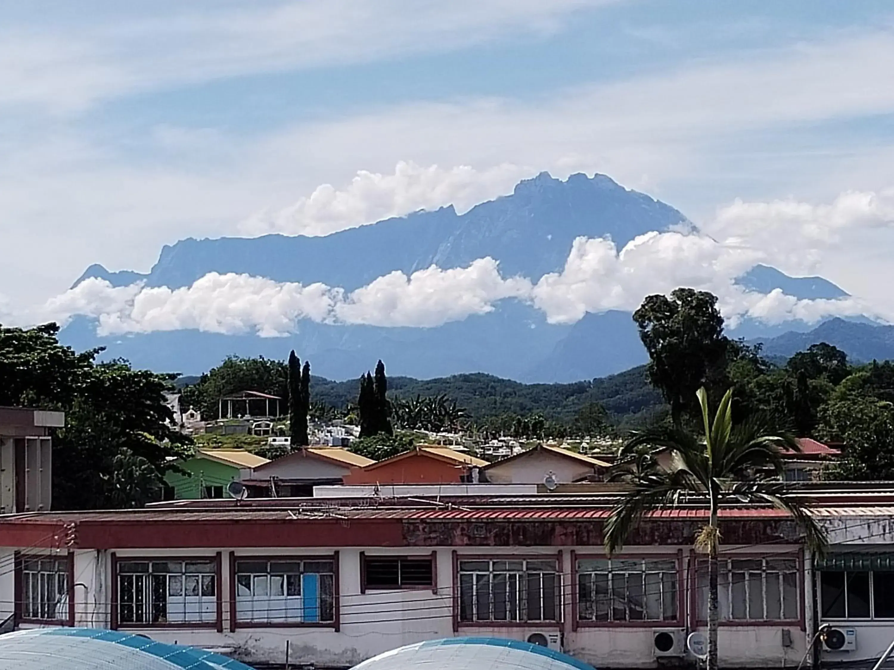 Deluxe Room in WISMA ORCHID HOMESTAY Tuaran Deluxe Room in WISMA ORCHID HOMESTAY Tuaran