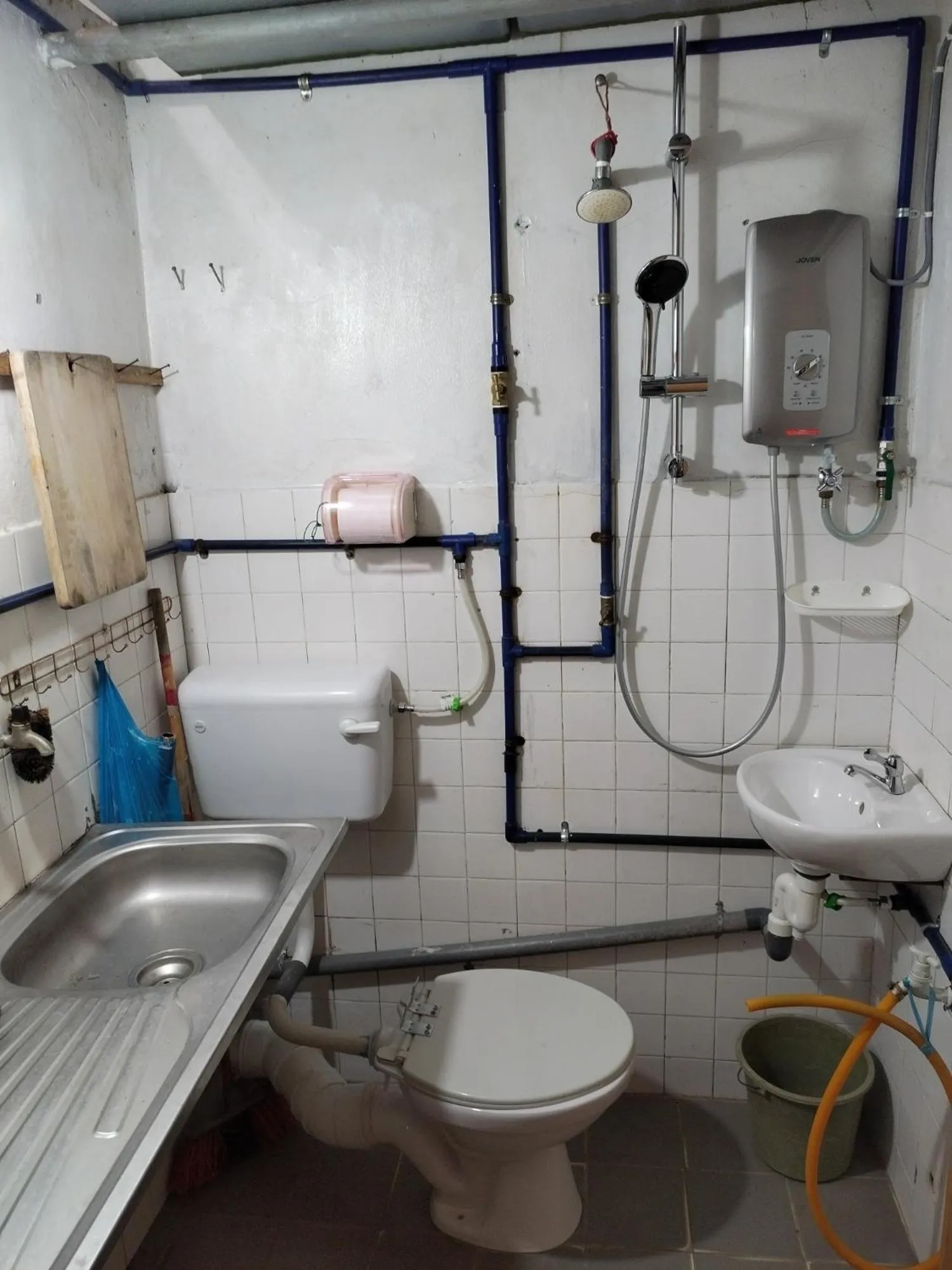 Shower in WISMA ORCHID HOMESTAY Tuaran