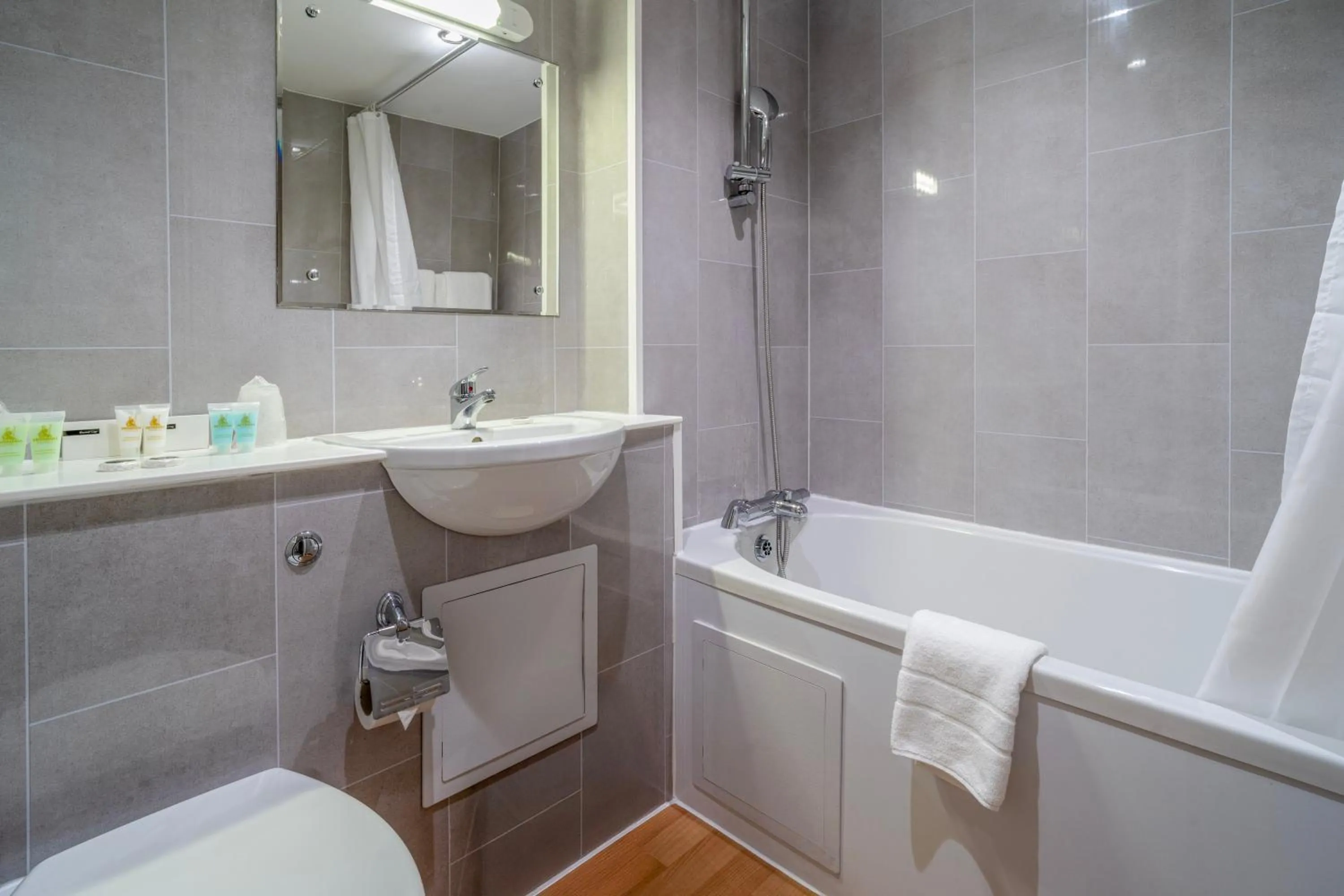 Bathroom in Britannia International Hotel Canary Wharf