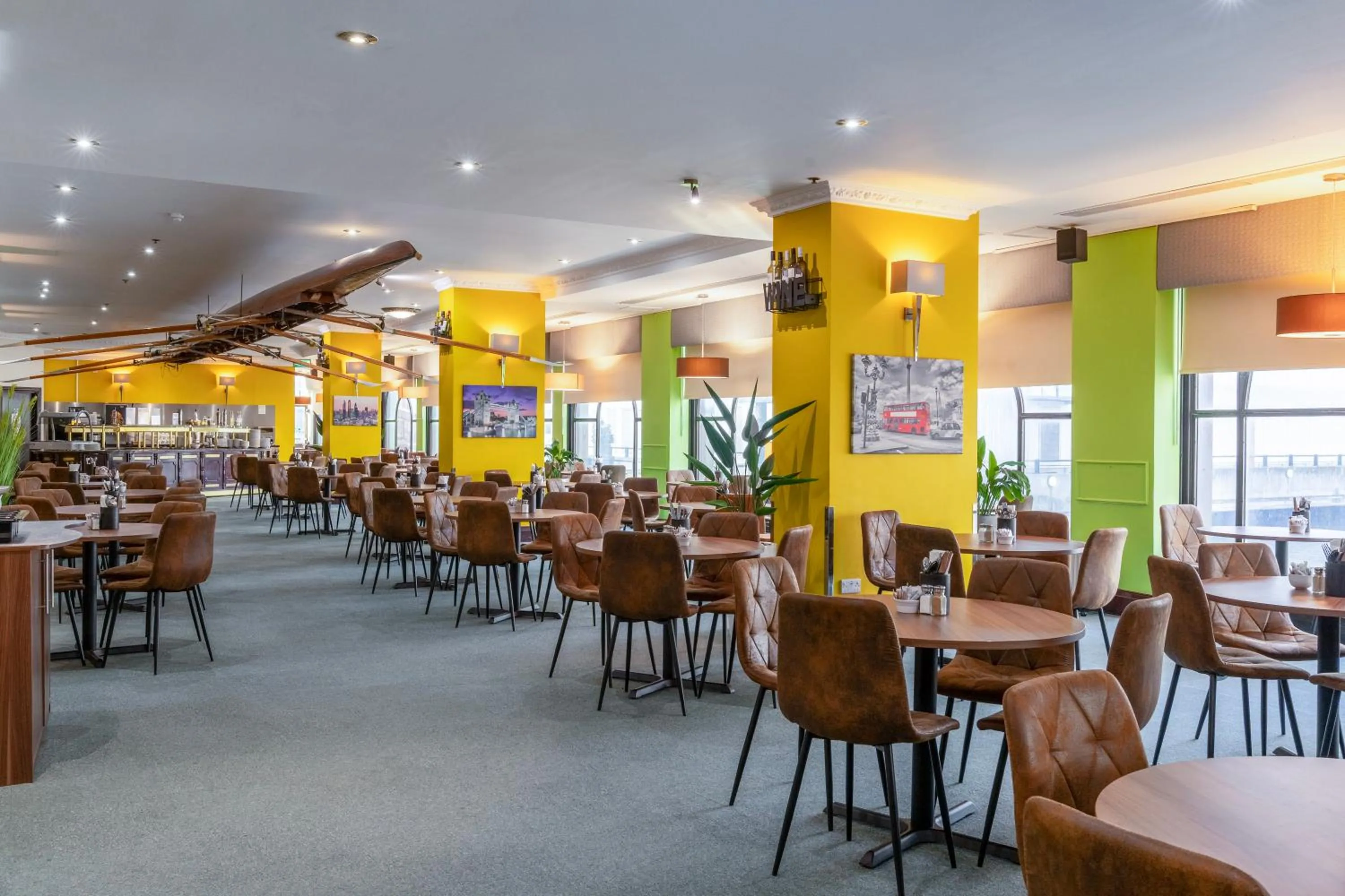 Restaurant/places to eat in Britannia International Hotel Canary Wharf