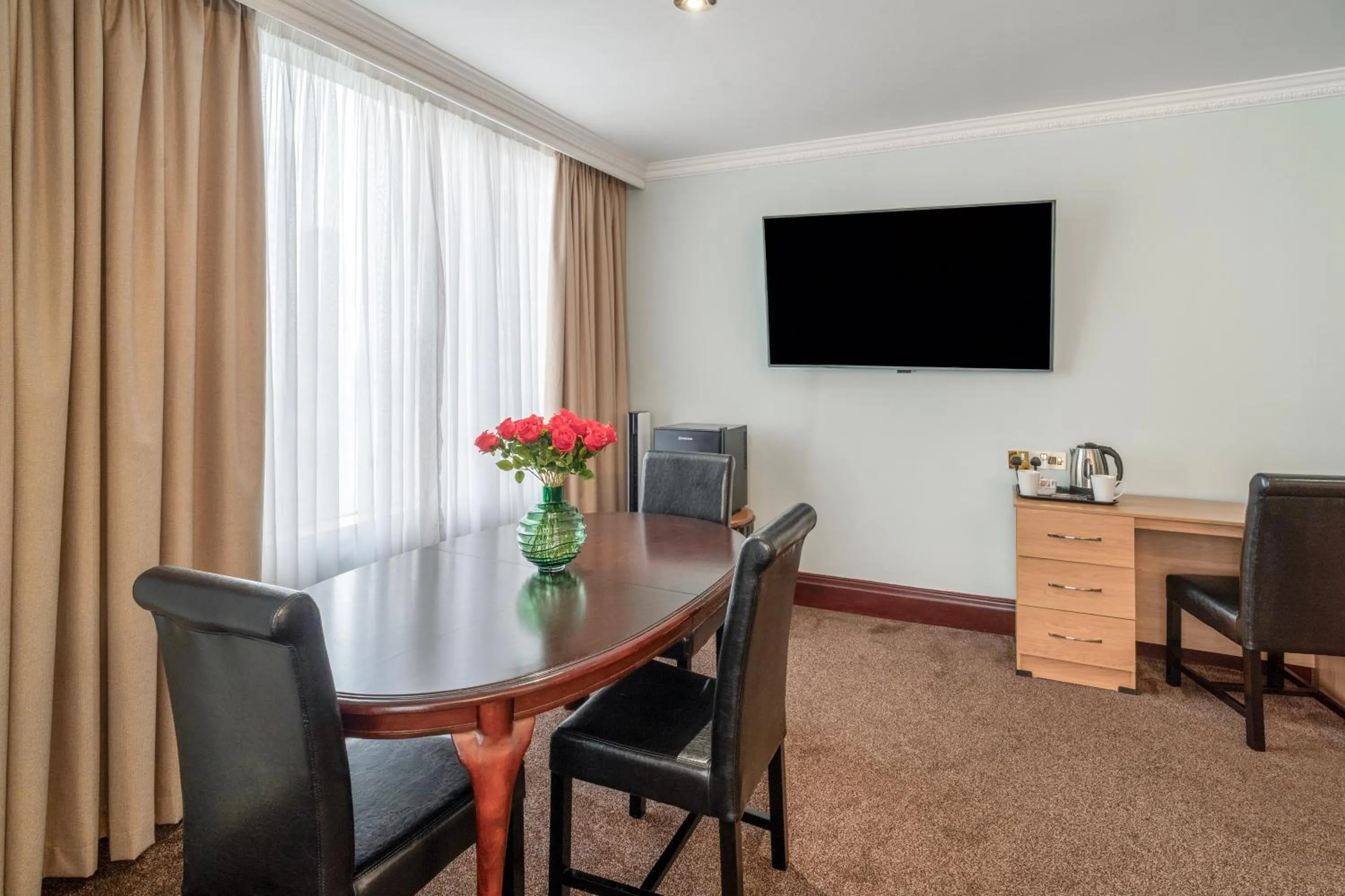 Seating area in Britannia International Hotel Canary Wharf