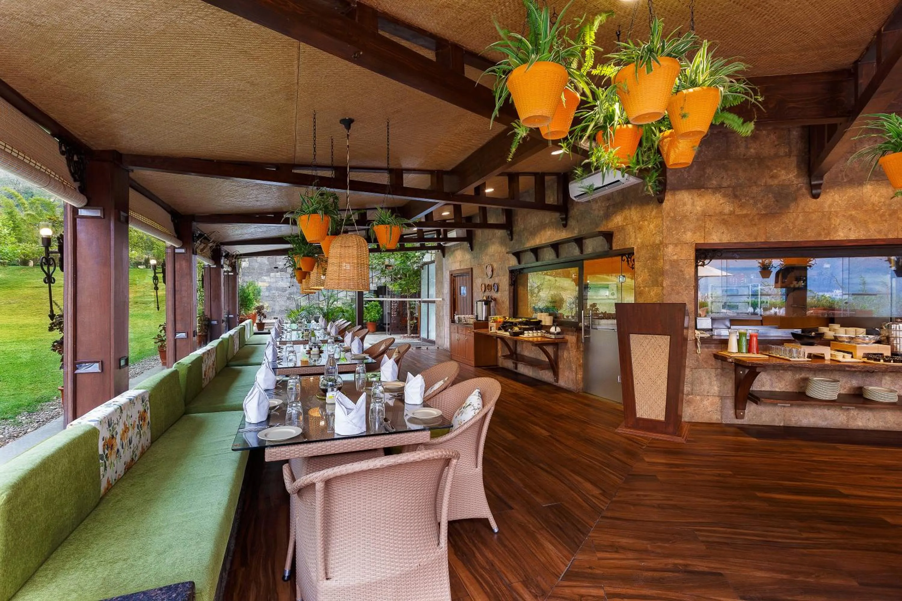 Restaurant/places to eat in Aloha On The Ganges by Leisure Hotels