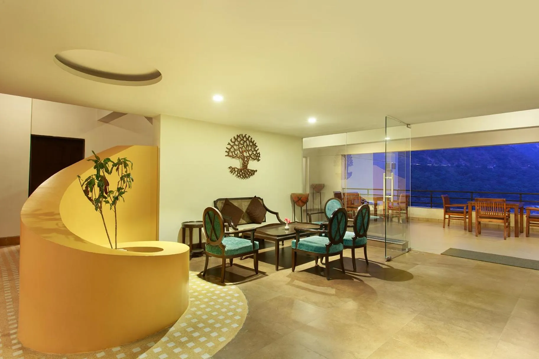 Lobby or reception in Aloha On The Ganges by Leisure Hotels