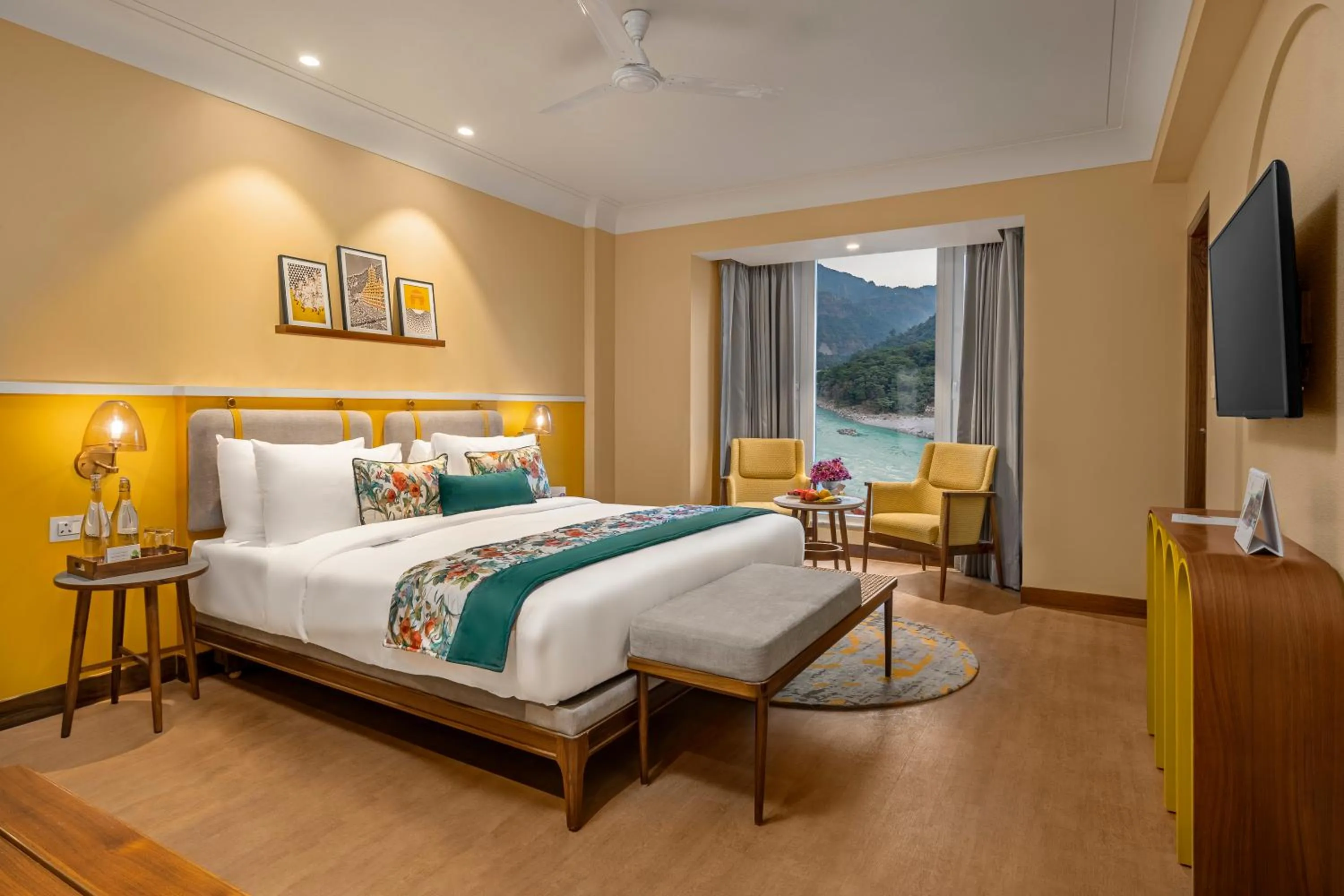 Bedroom, Bed in Aloha On The Ganges by Leisure Hotels
