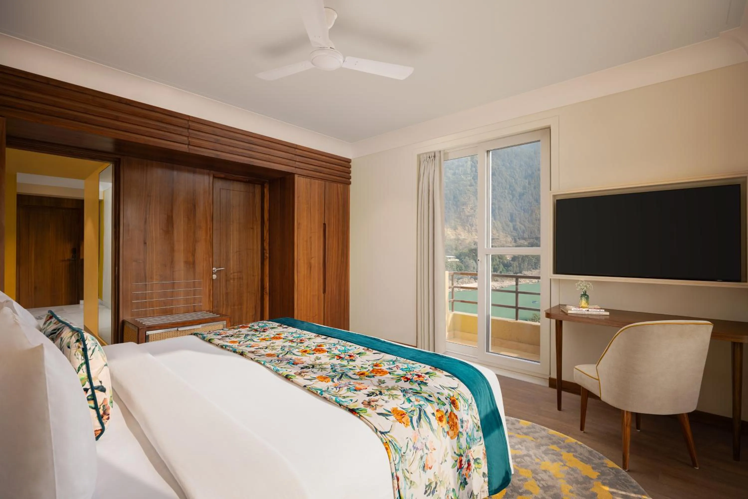 Bedroom, Bed in Aloha On The Ganges by Leisure Hotels