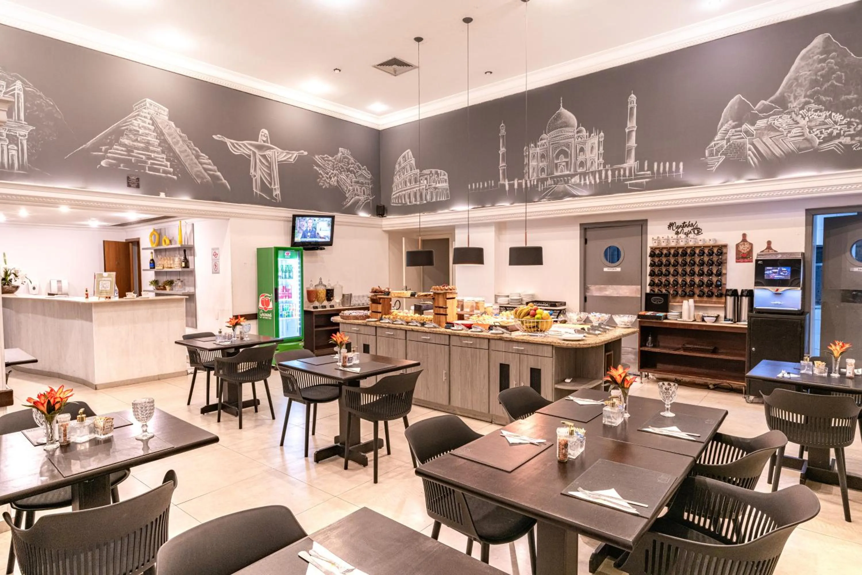 Restaurant/places to eat in Intercity Interative São Paulo Jardins