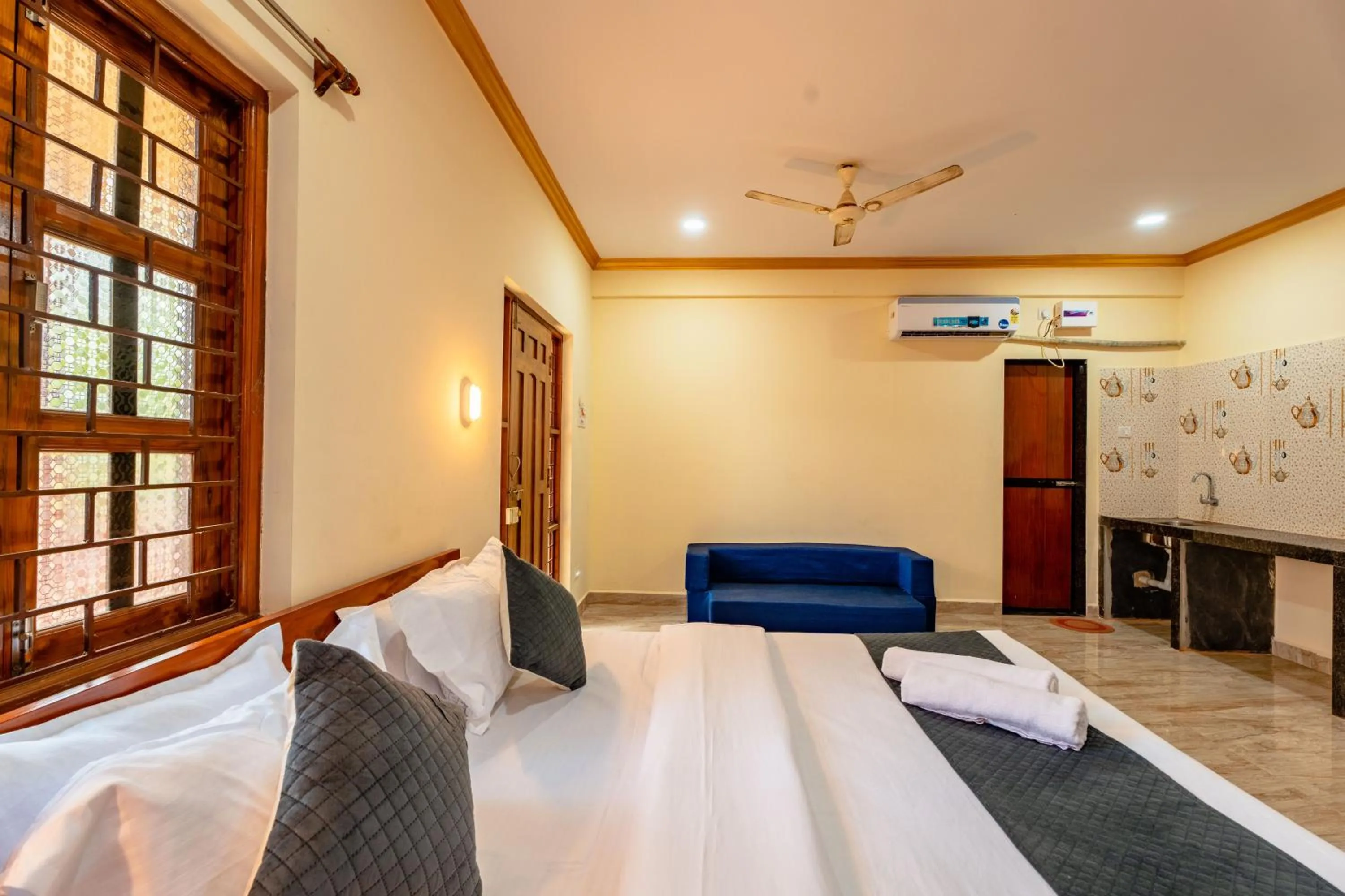 Bed in Tropical Beach Walk