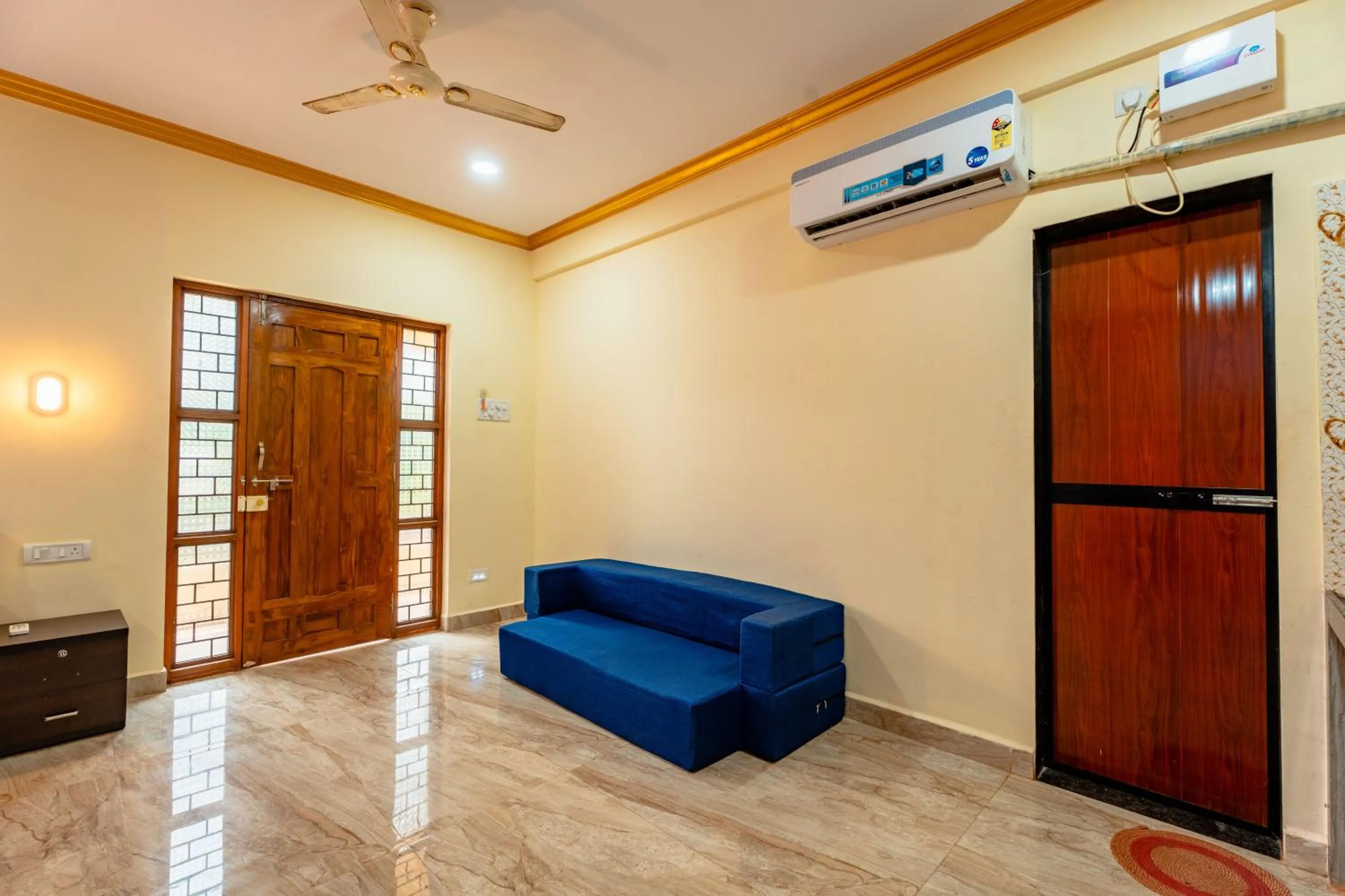 Living room in Tropical Beach Walk
