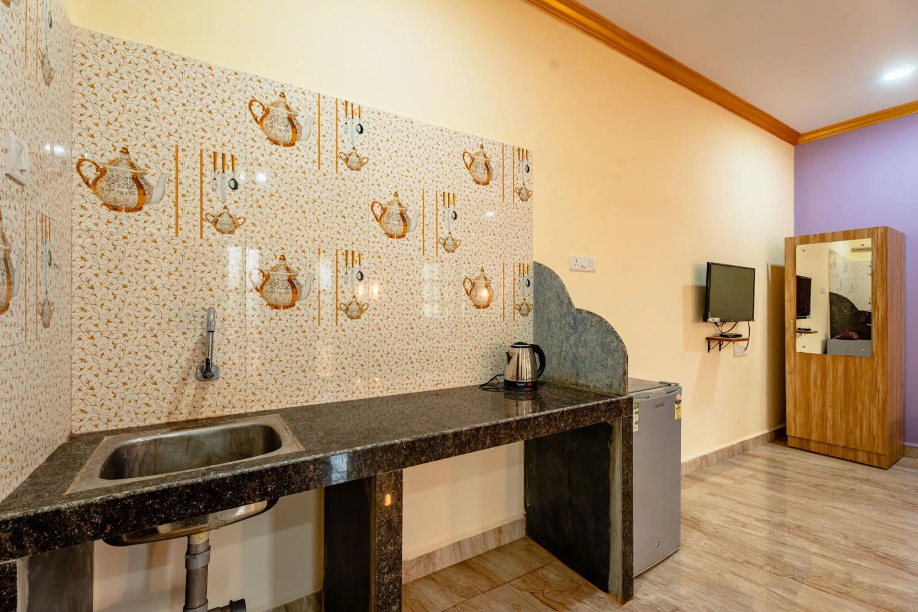 TV and multimedia in Tropical Beach Walk