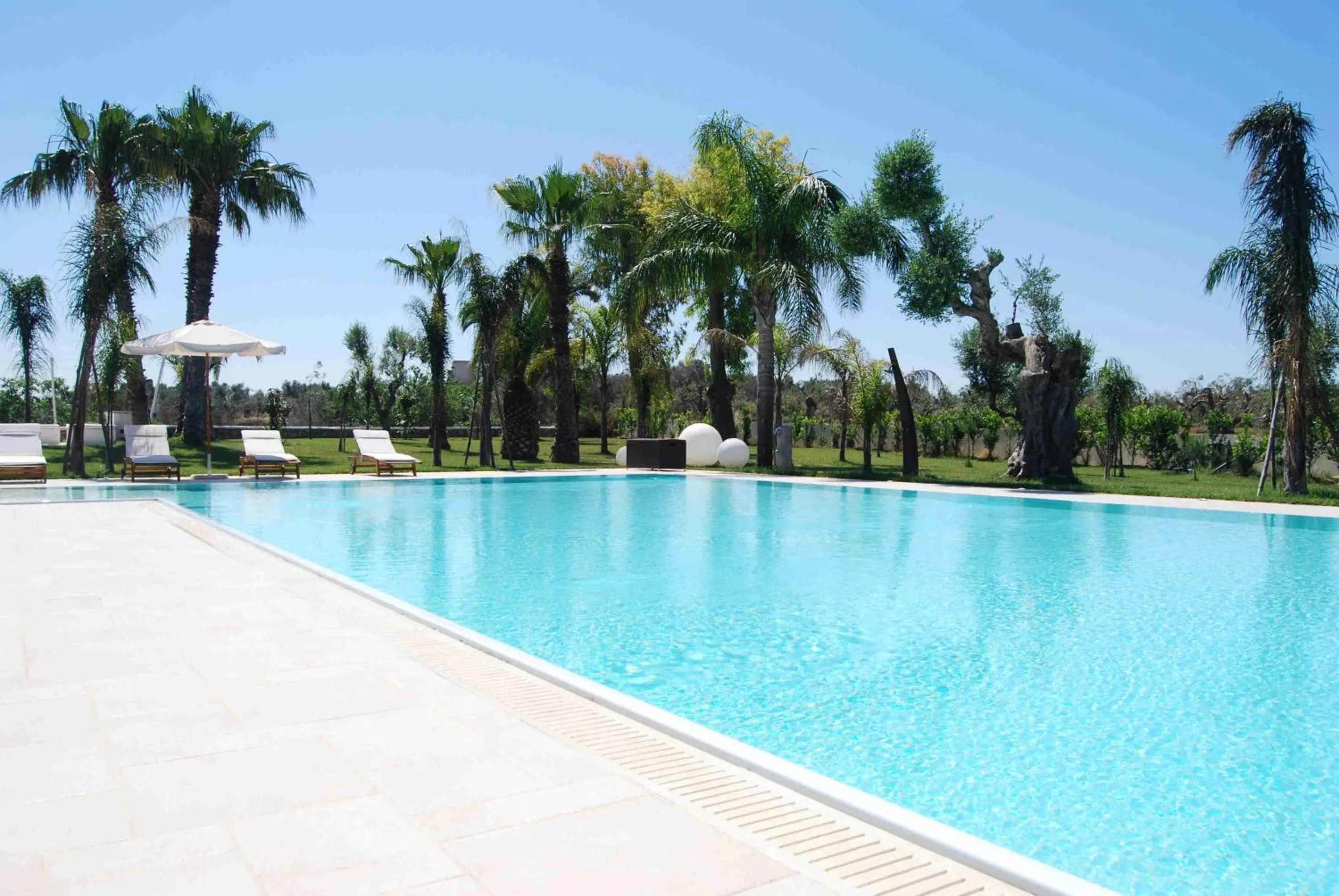 Swimming pool in Tenuta Espada Luxury Residence