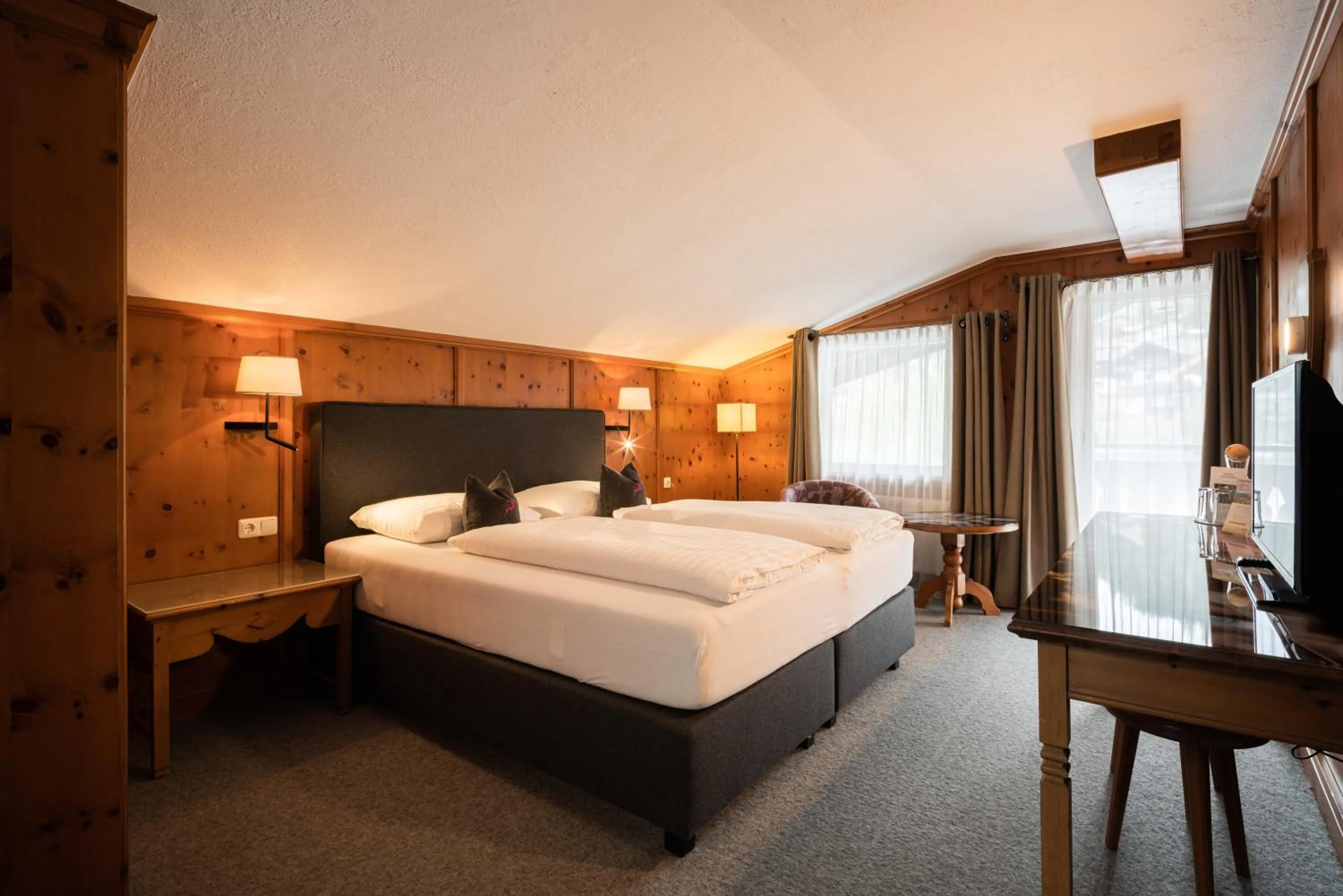 Photo of the whole room, Bed in Hotel Gassner - 4 Sterne Superior