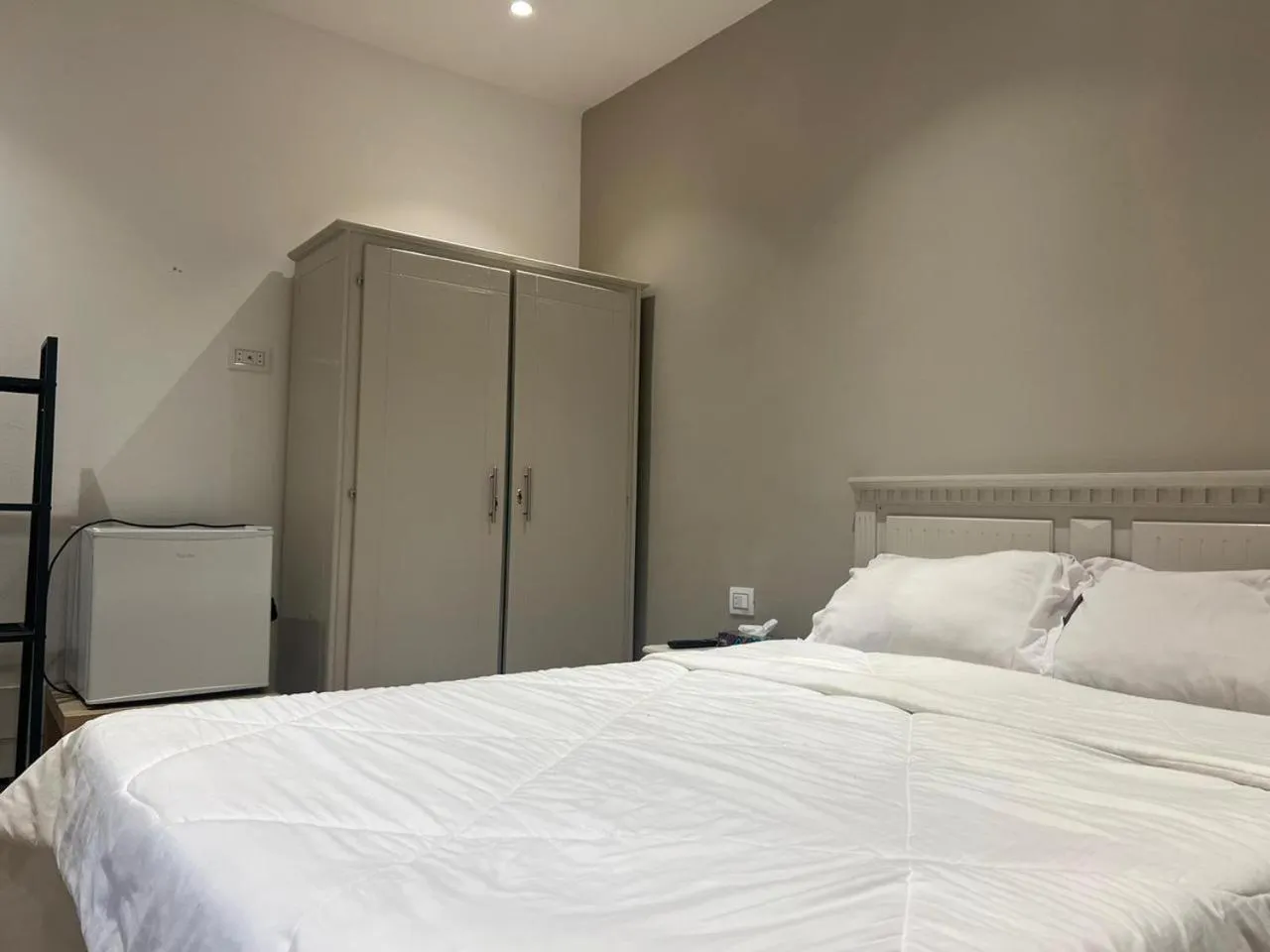 Bed in Hotel Transatlantique Tunis