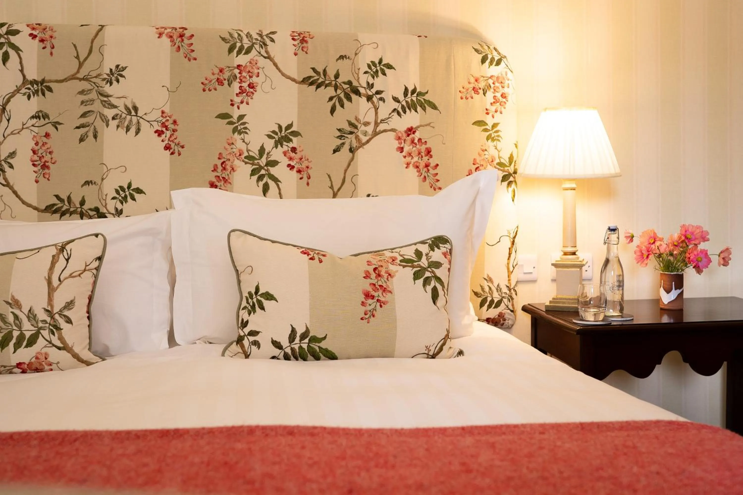 Bedroom, Bed in Ballymaloe House Hotel