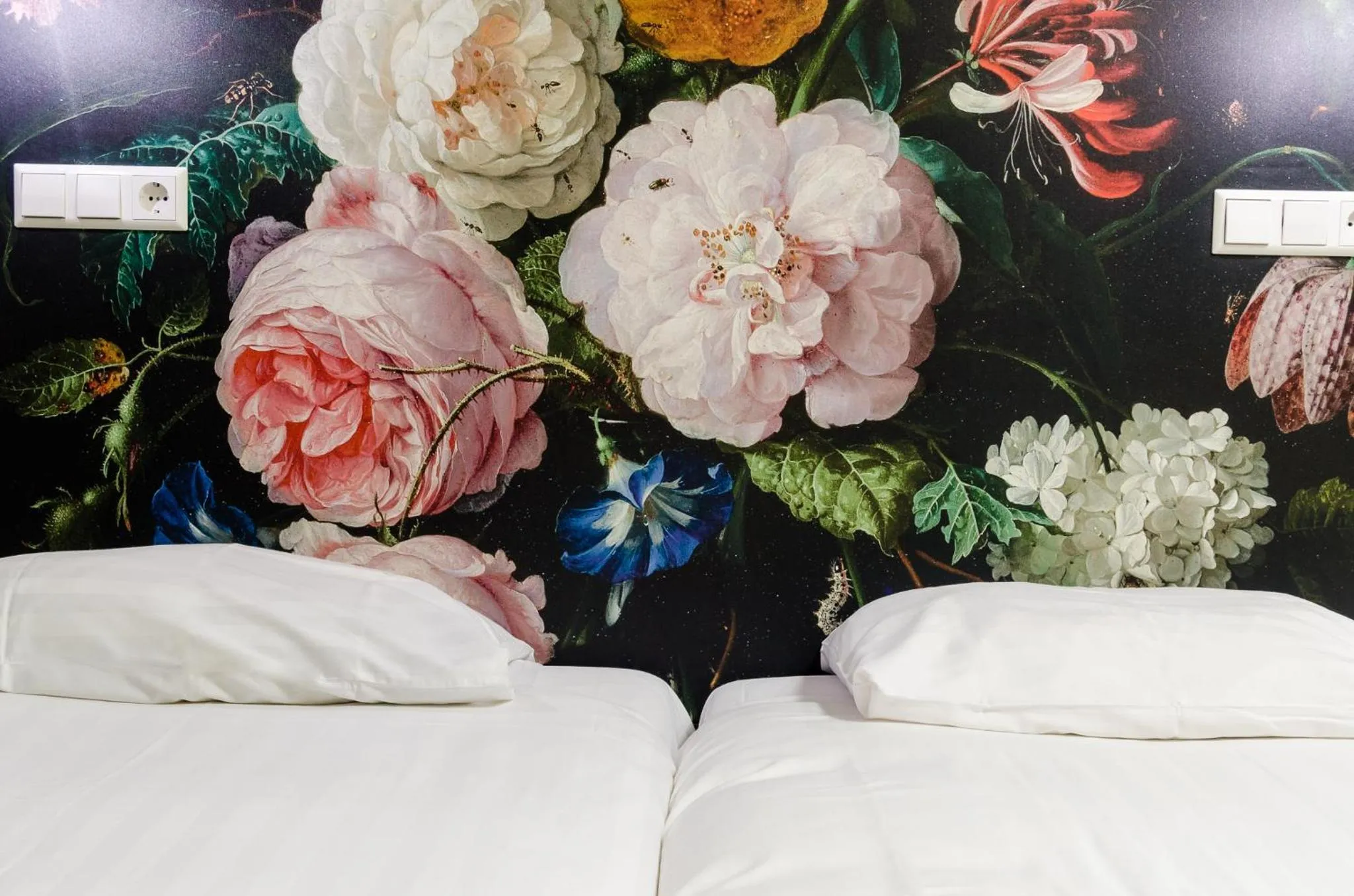 Decorative detail, Bed in Marnix360apartments The Mansion Suites