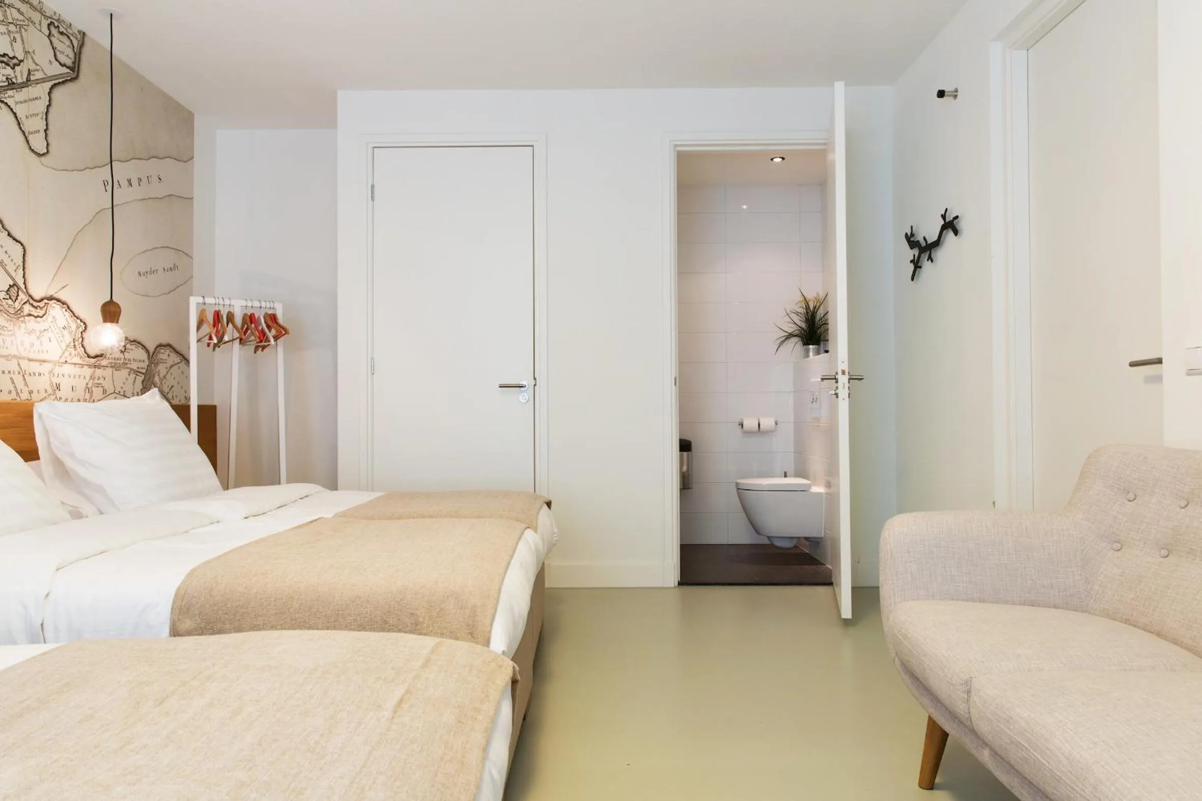 Bathroom, Bed in Marnix360apartments The Mansion Suites