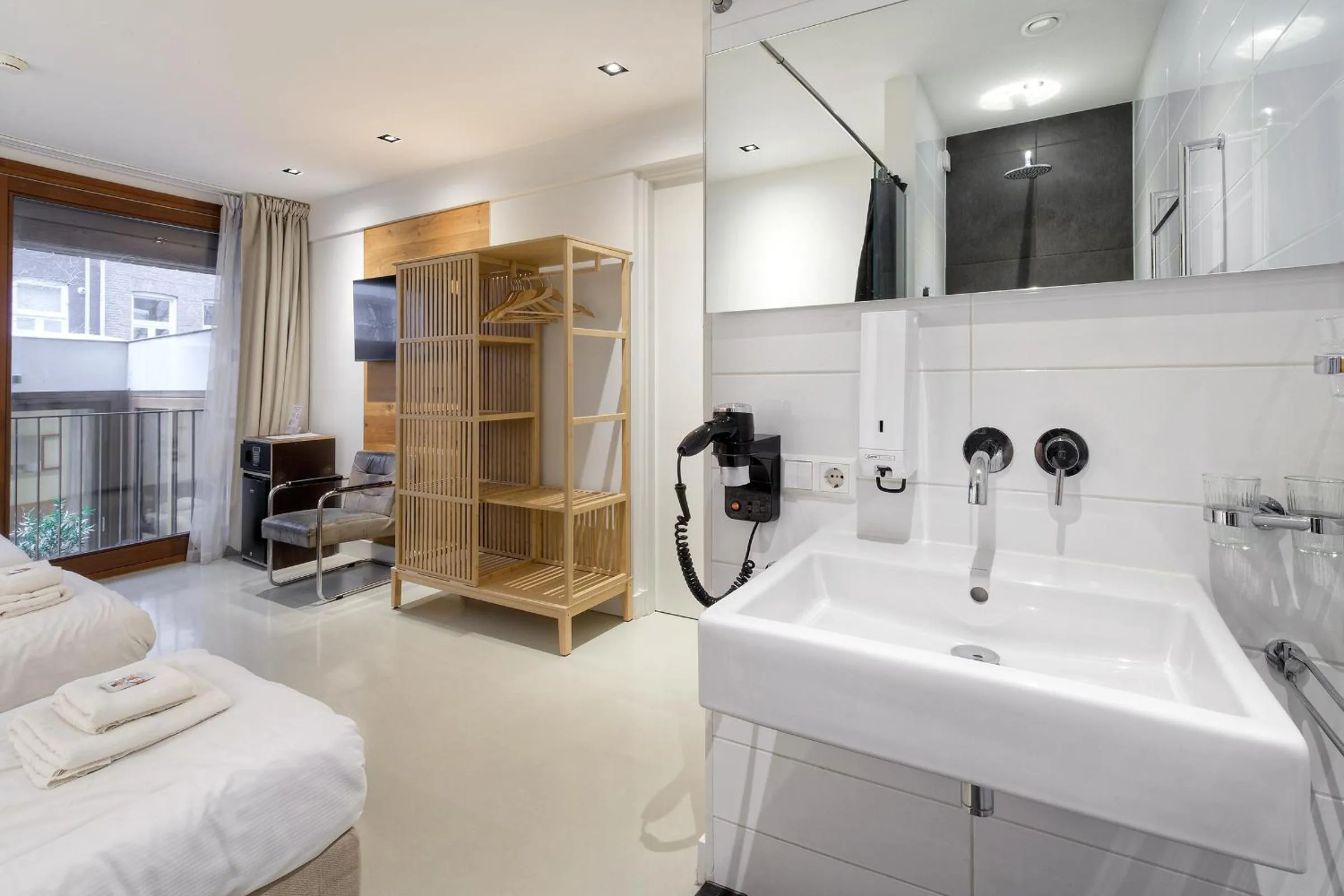 Bed in Marnix360apartments The Mansion Suites