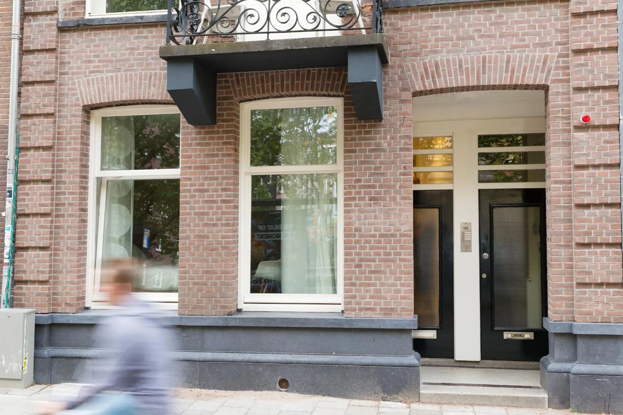 Facade/entrance in Marnix360apartments The Mansion Suites