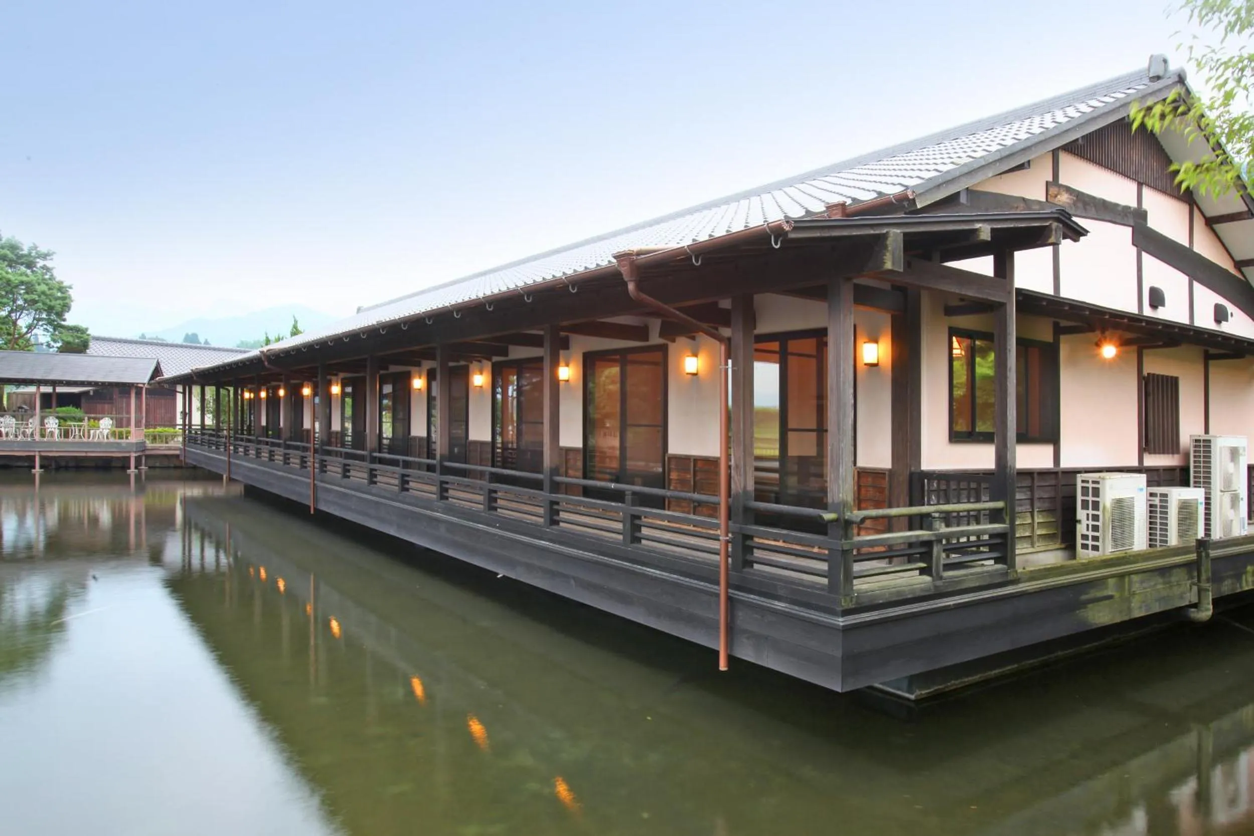 Facade/entrance in Tawarayama Onsen Ryokan Minawa