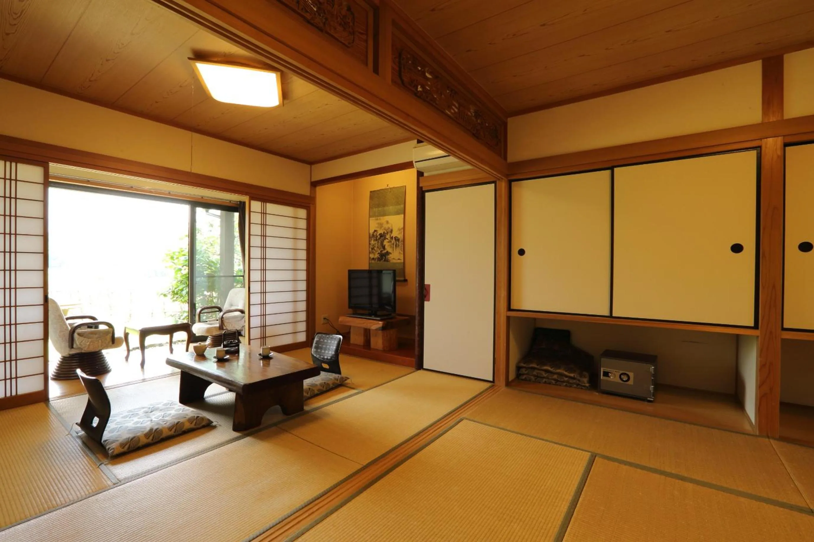 Photo of the whole room in Tawarayama Onsen Ryokan Minawa
