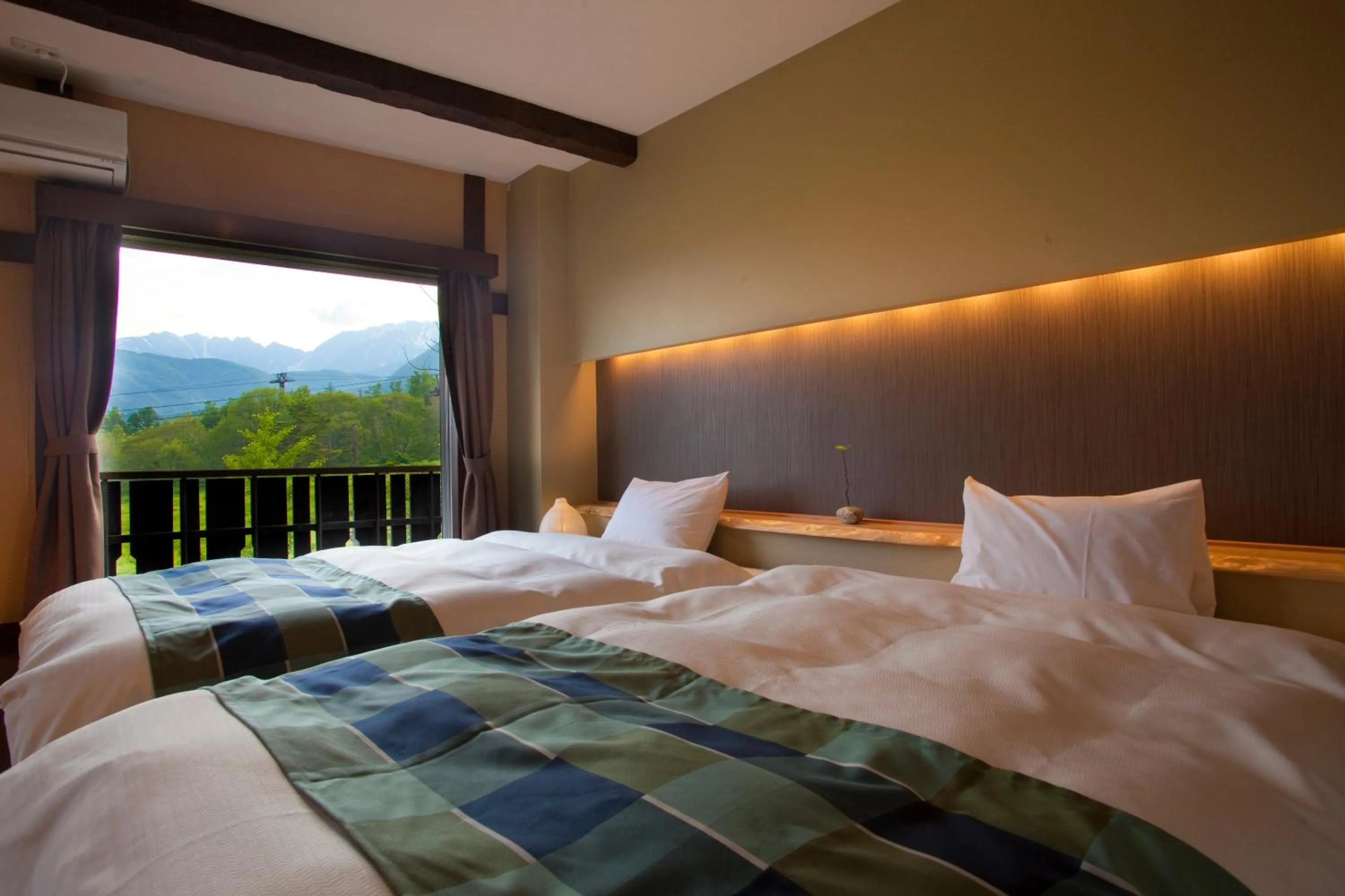 Photo of the whole room, Bed in Hotel Hakuba Berghaus