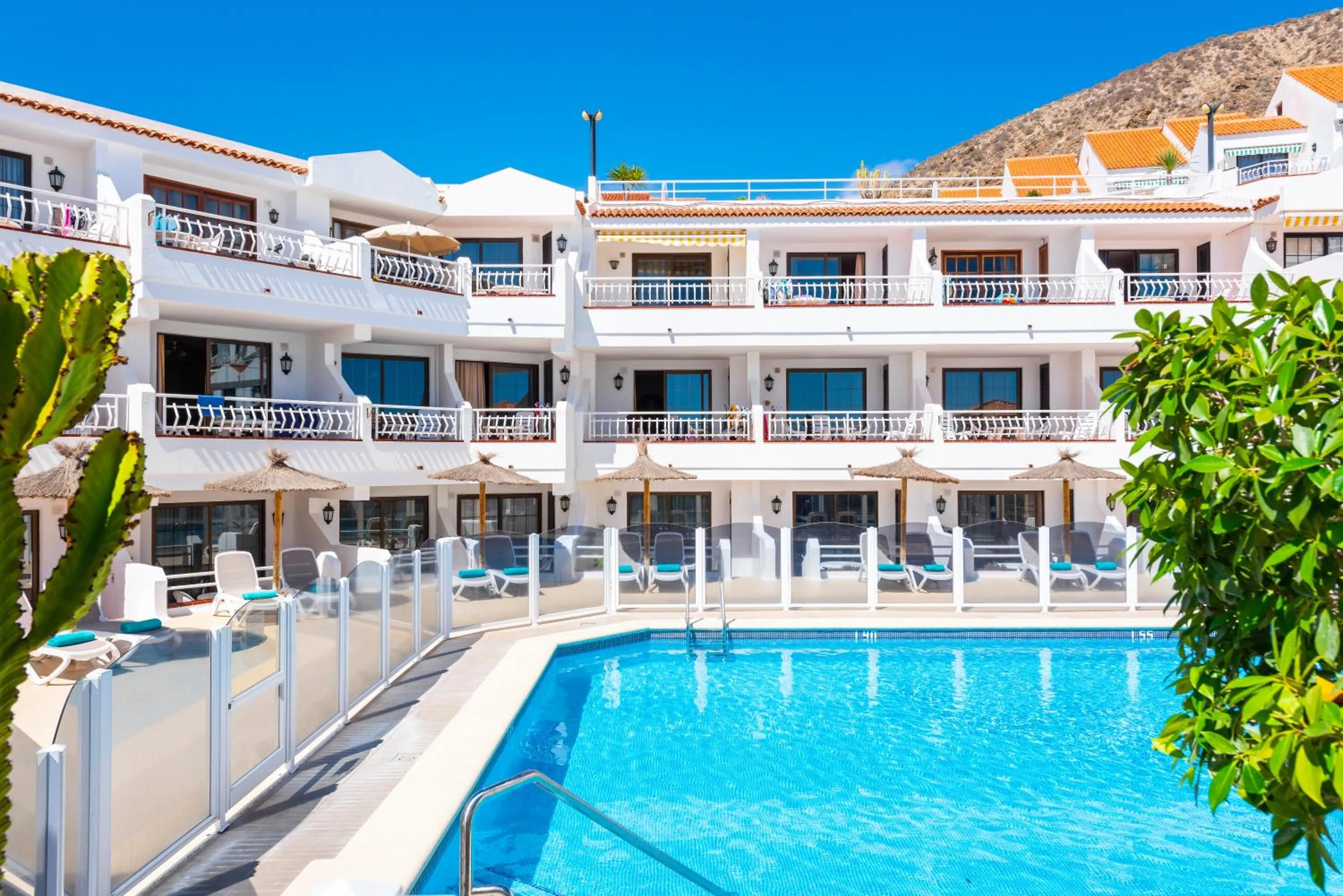 Swimming pool in Club Tenerife Apartments