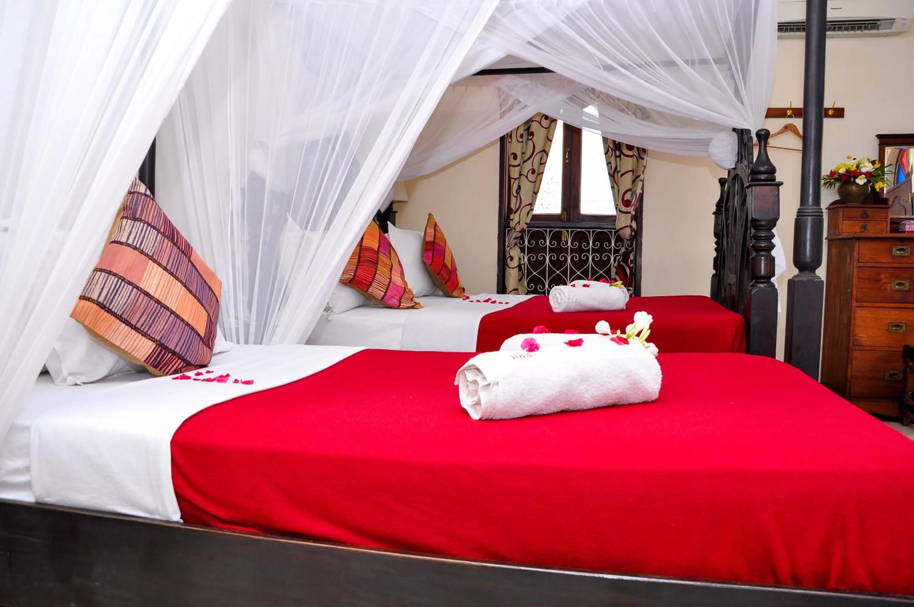 Bed in Forodhani Park Hotel