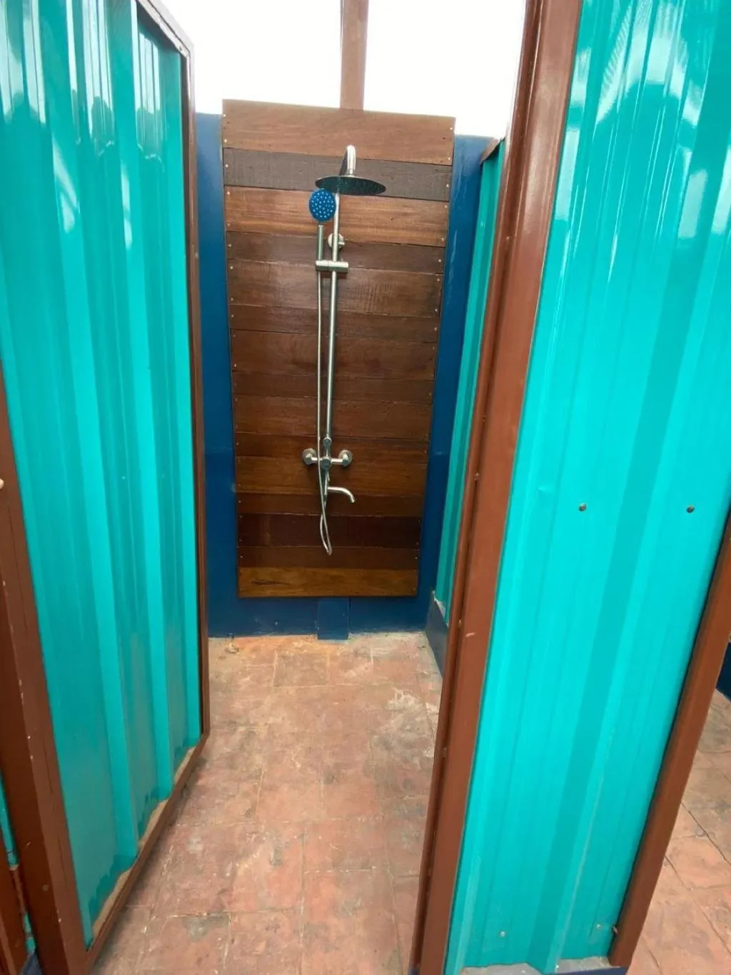 Shower in TT Premium Hostel Vientiane