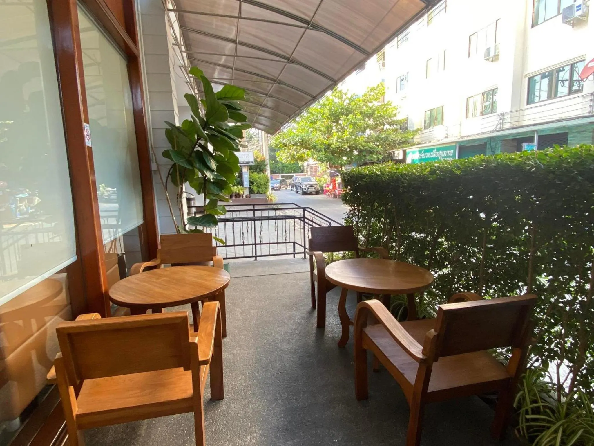 Seating area in Fa Dragon