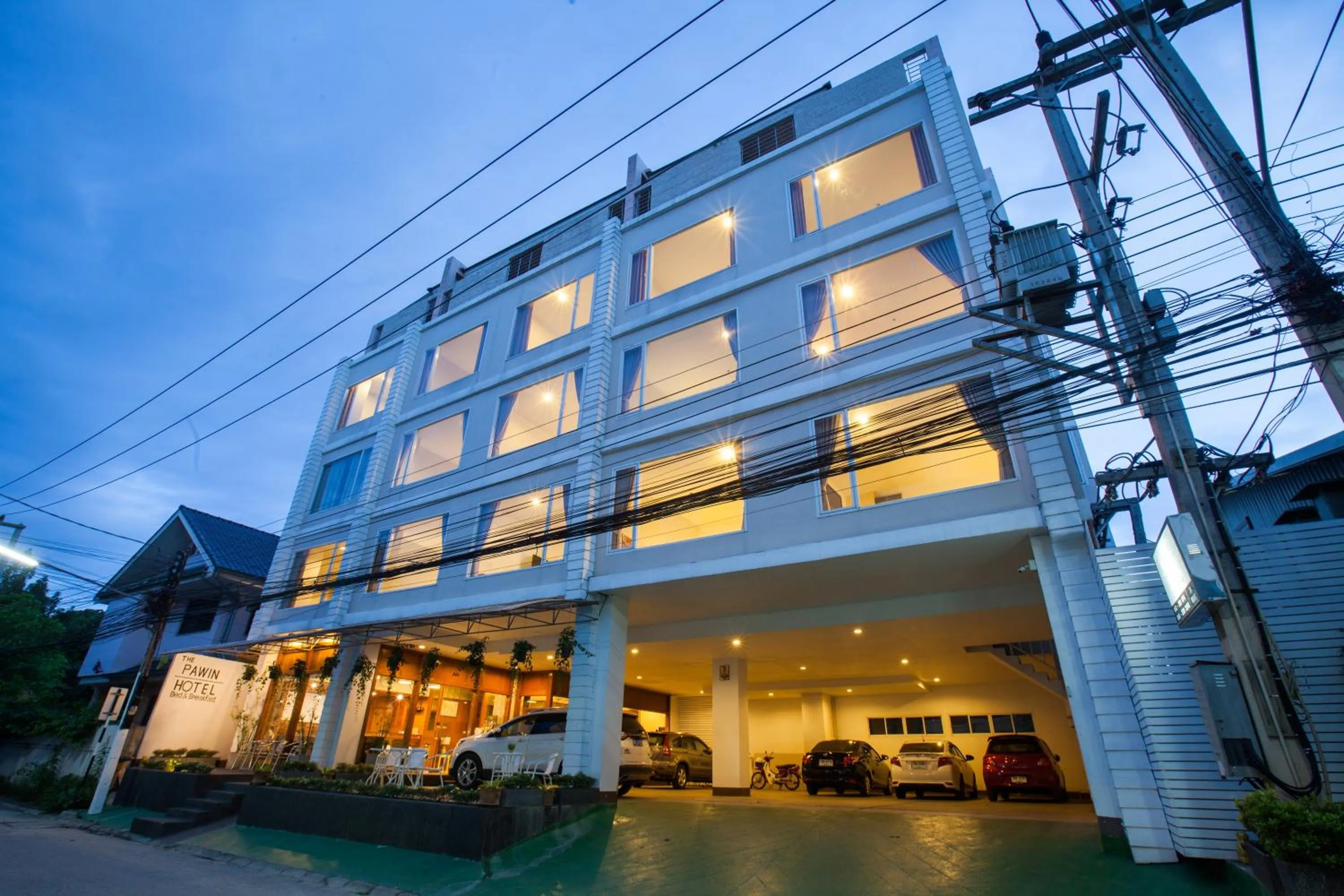 Property building in Fa Dragon