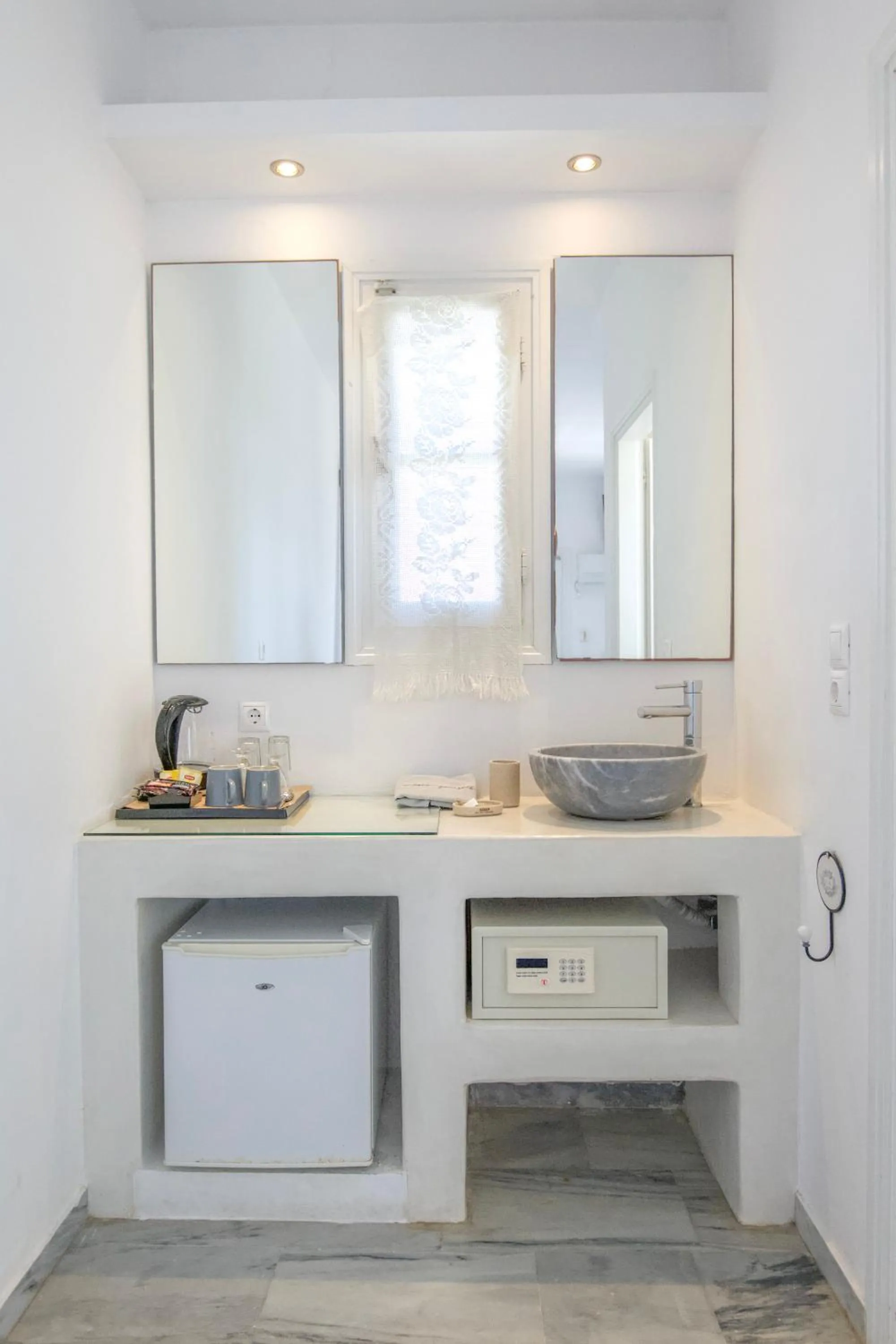 Coffee/tea facilities in Margarita Studios Ambelas