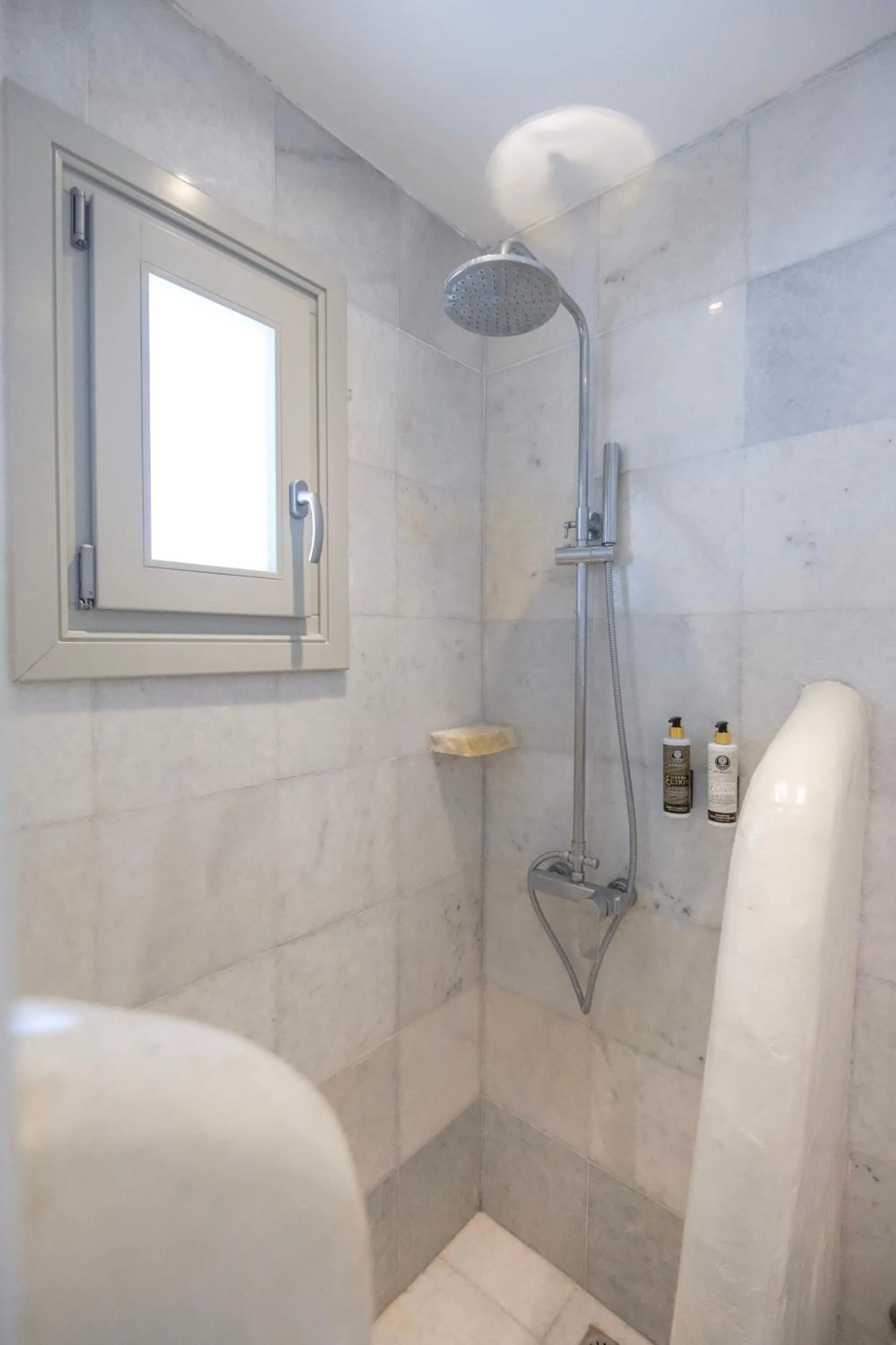 Shower in Margarita Studios Ambelas