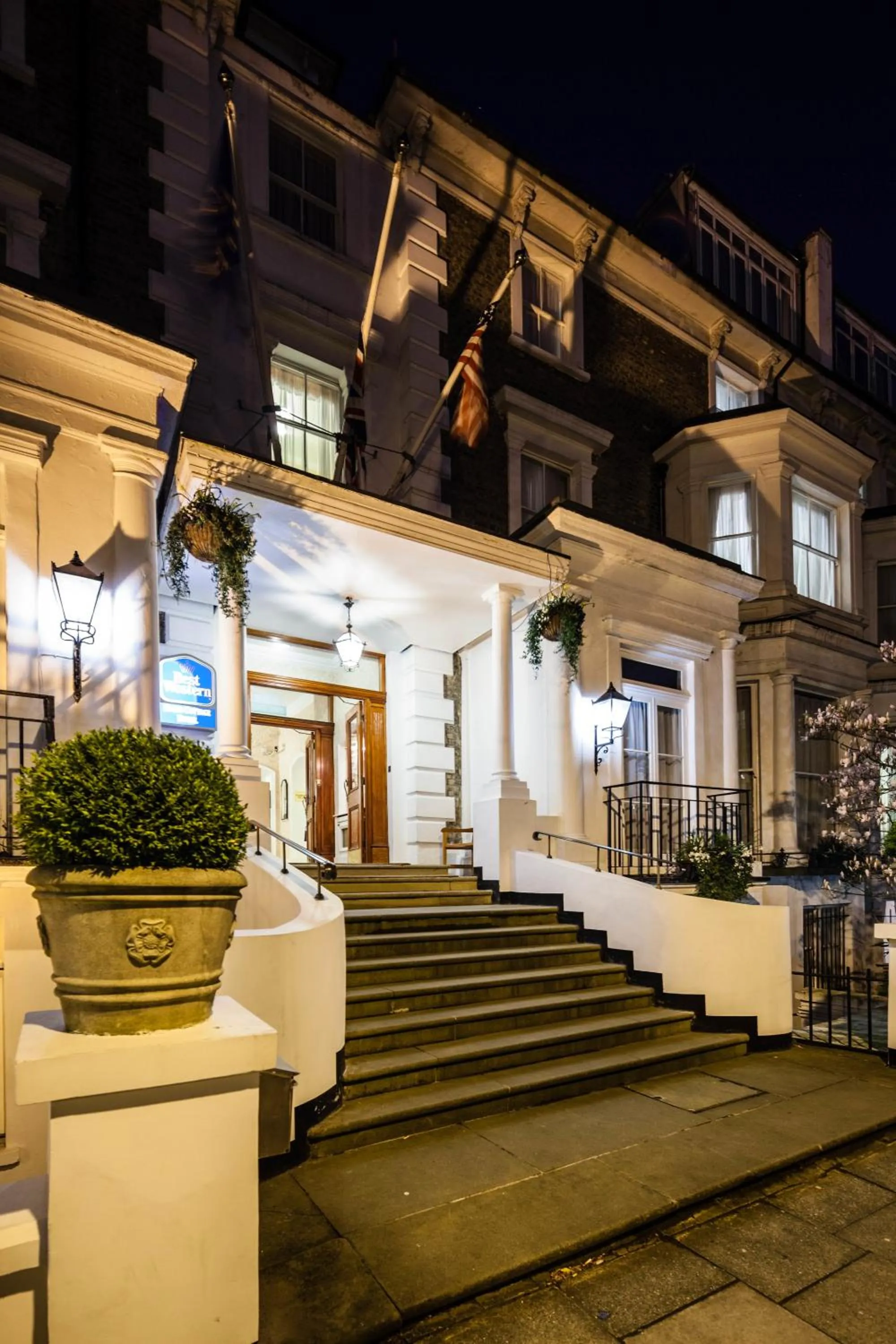 Facade/entrance in Best Western Swiss Cottage Hotel