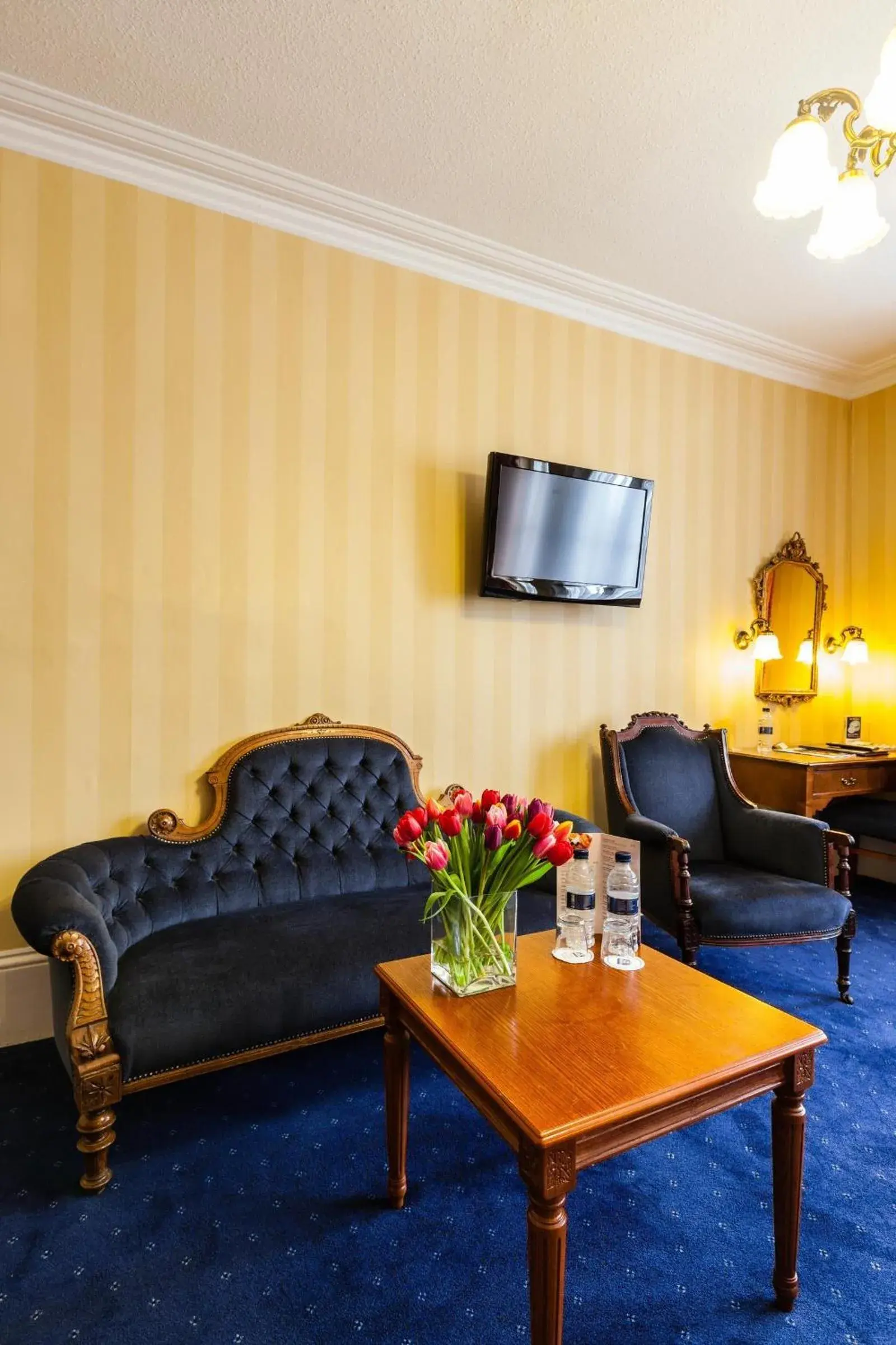 Superior Twin Room in Best Western Swiss Cottage Hotel Superior Twin Room in Best Western Swiss Cottage Hotel