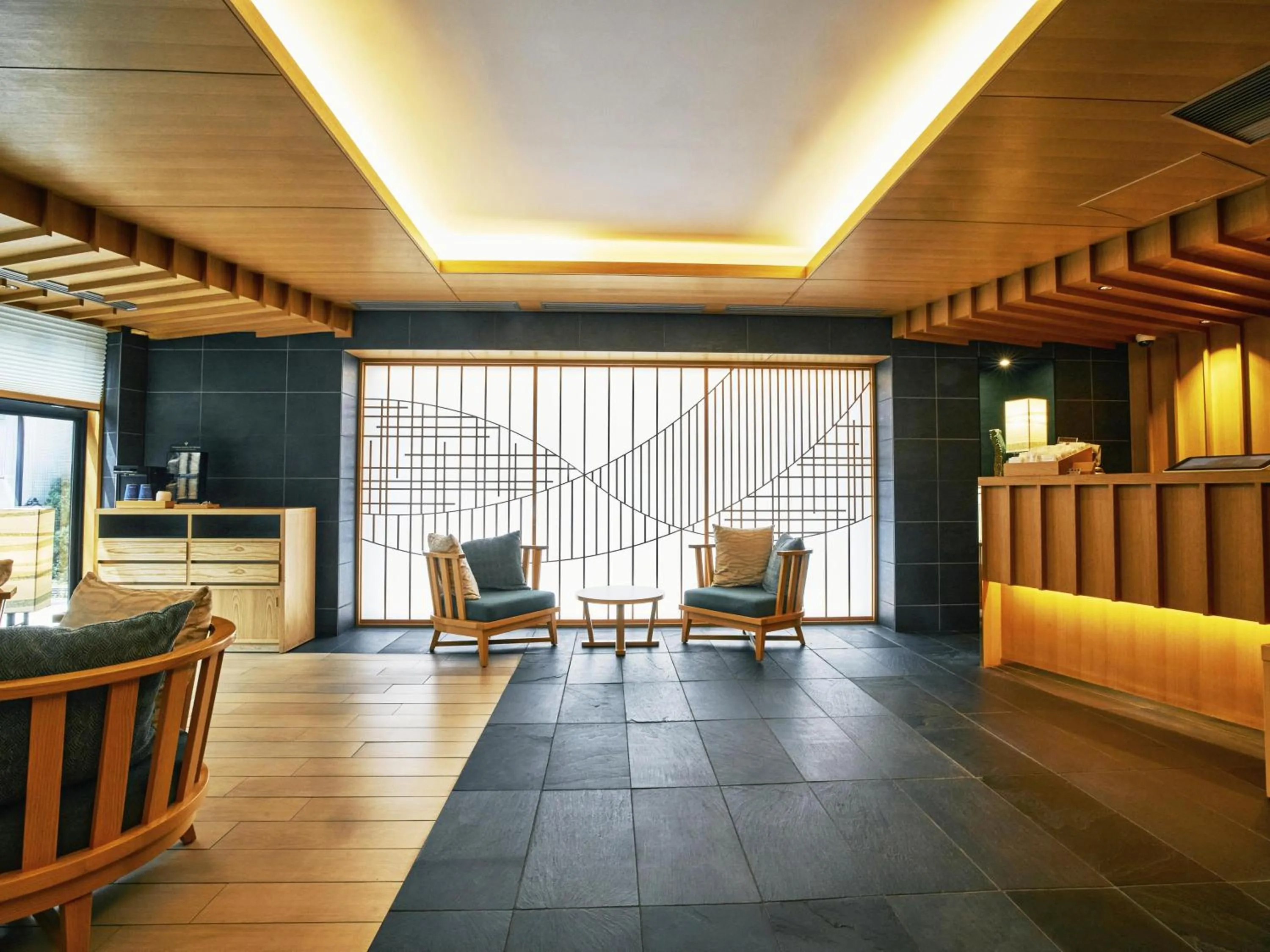 Lounge or bar in Hotel Traveltine Kyoto Kiyamachi