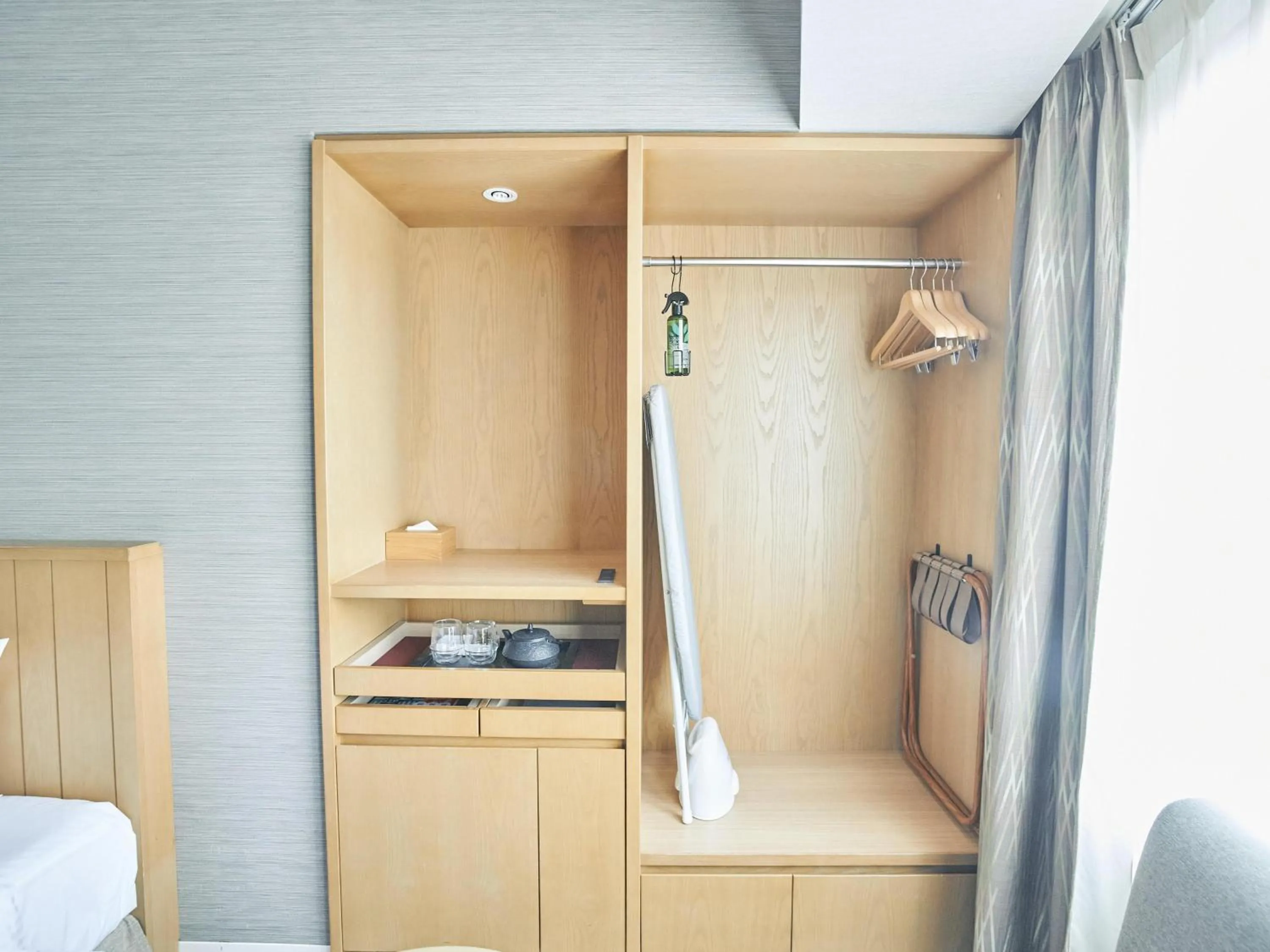 wardrobe in Hotel Traveltine Kyoto Kiyamachi