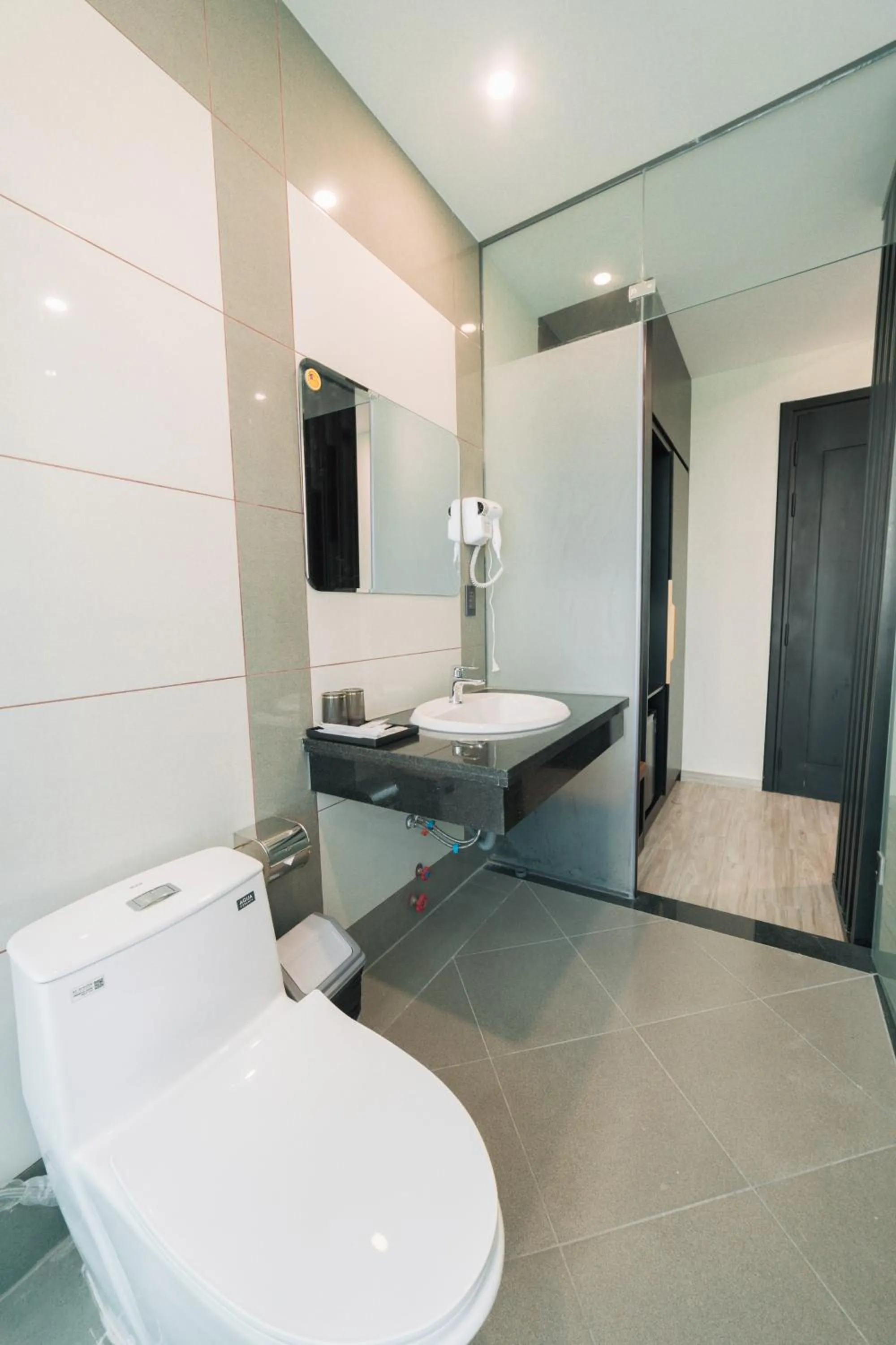 Toilet in Greenview City Hotel