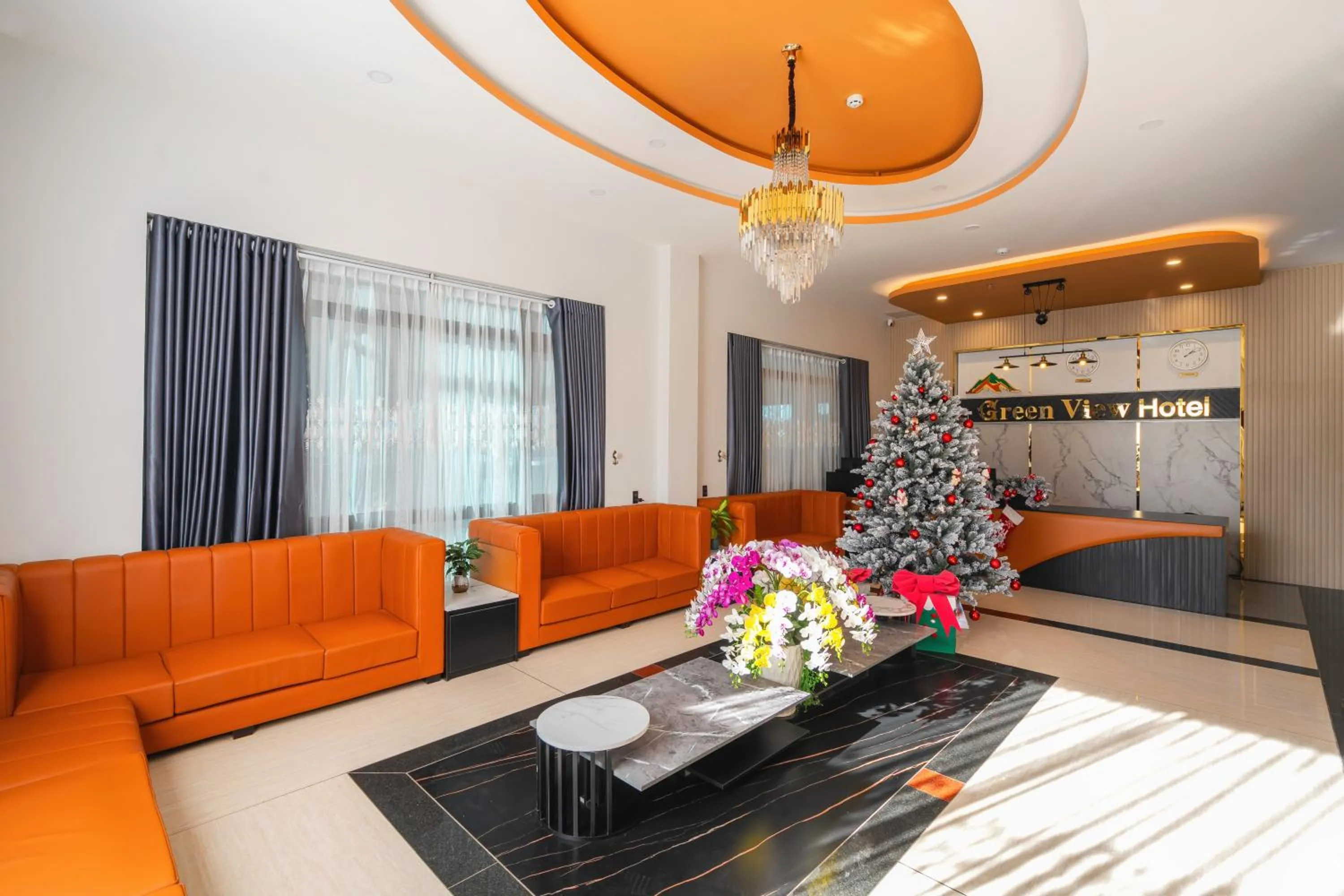 Communal lounge/ TV room in Greenview City Hotel