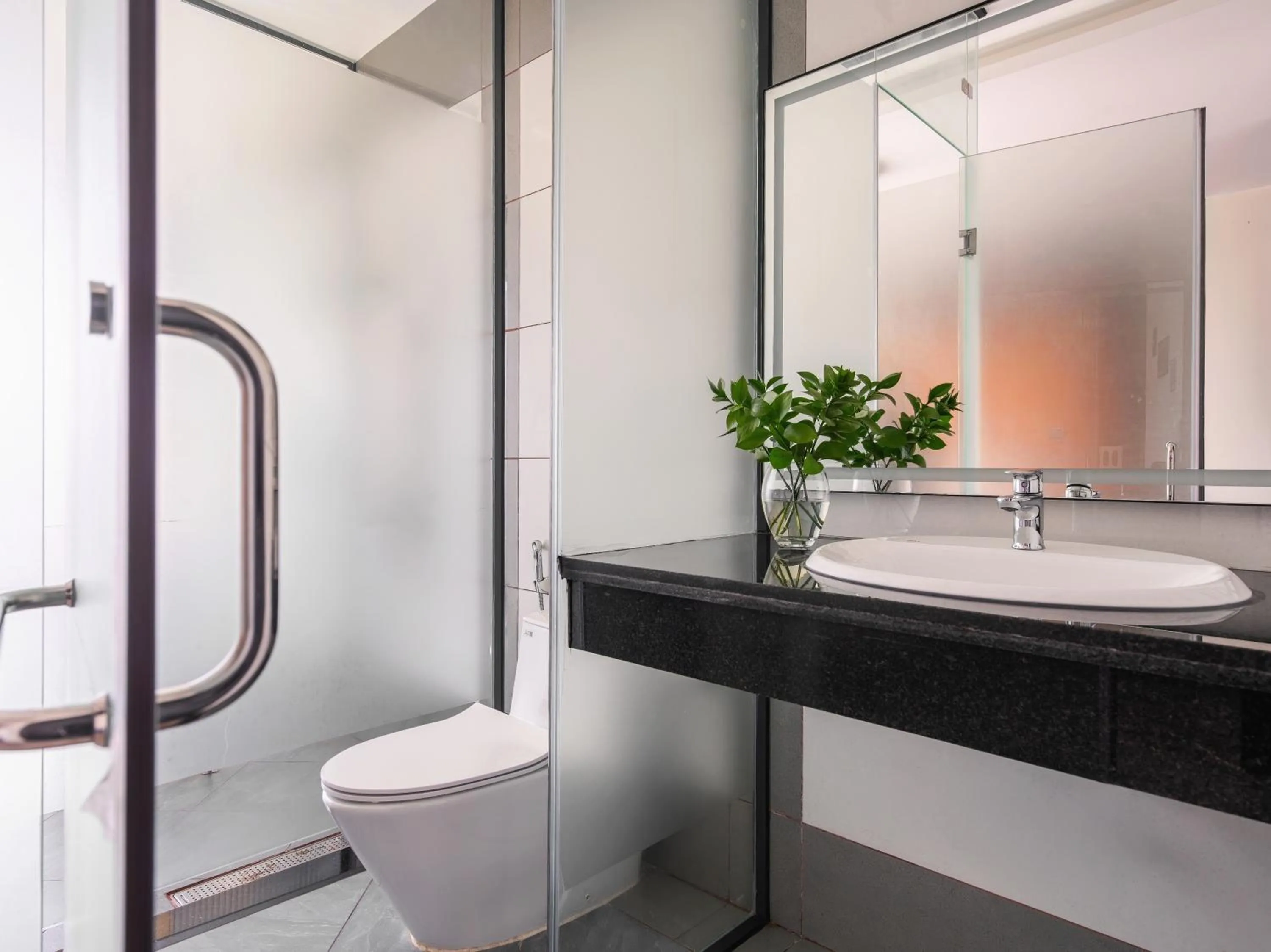 Toilet in Greenview City Hotel