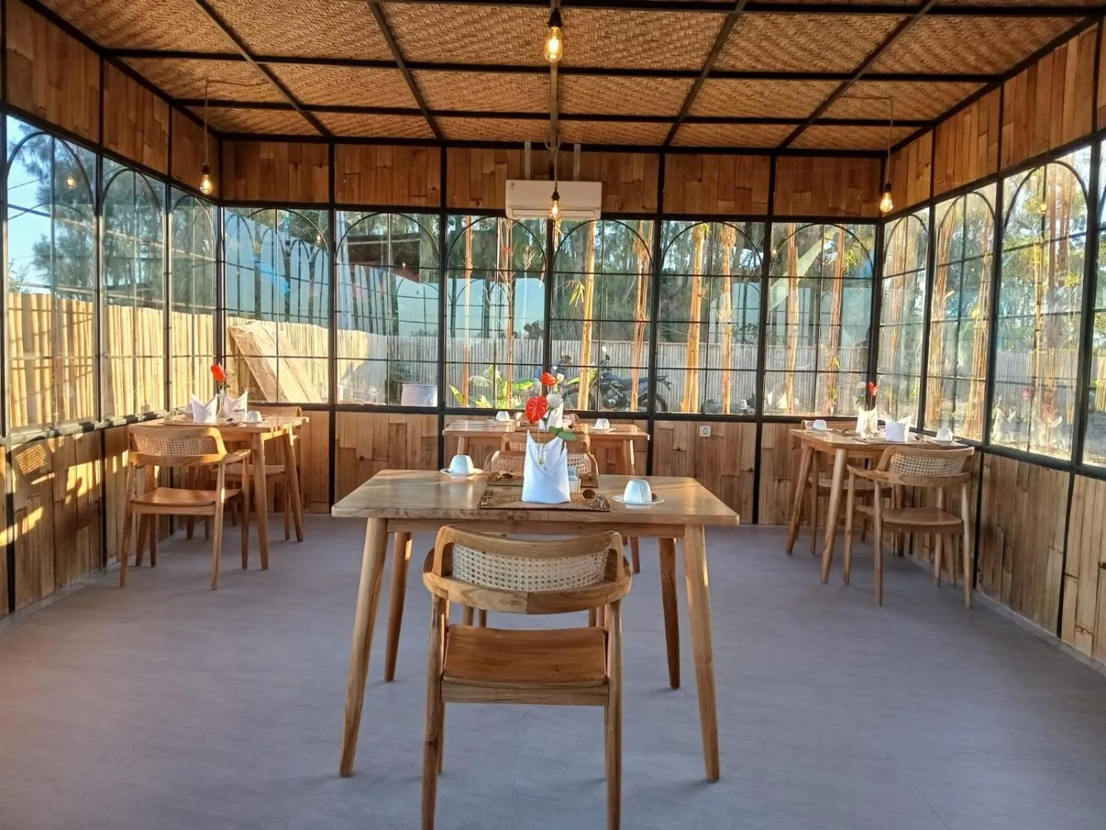 Restaurant/places to eat in The Dewi Eco Bamboo Villa
