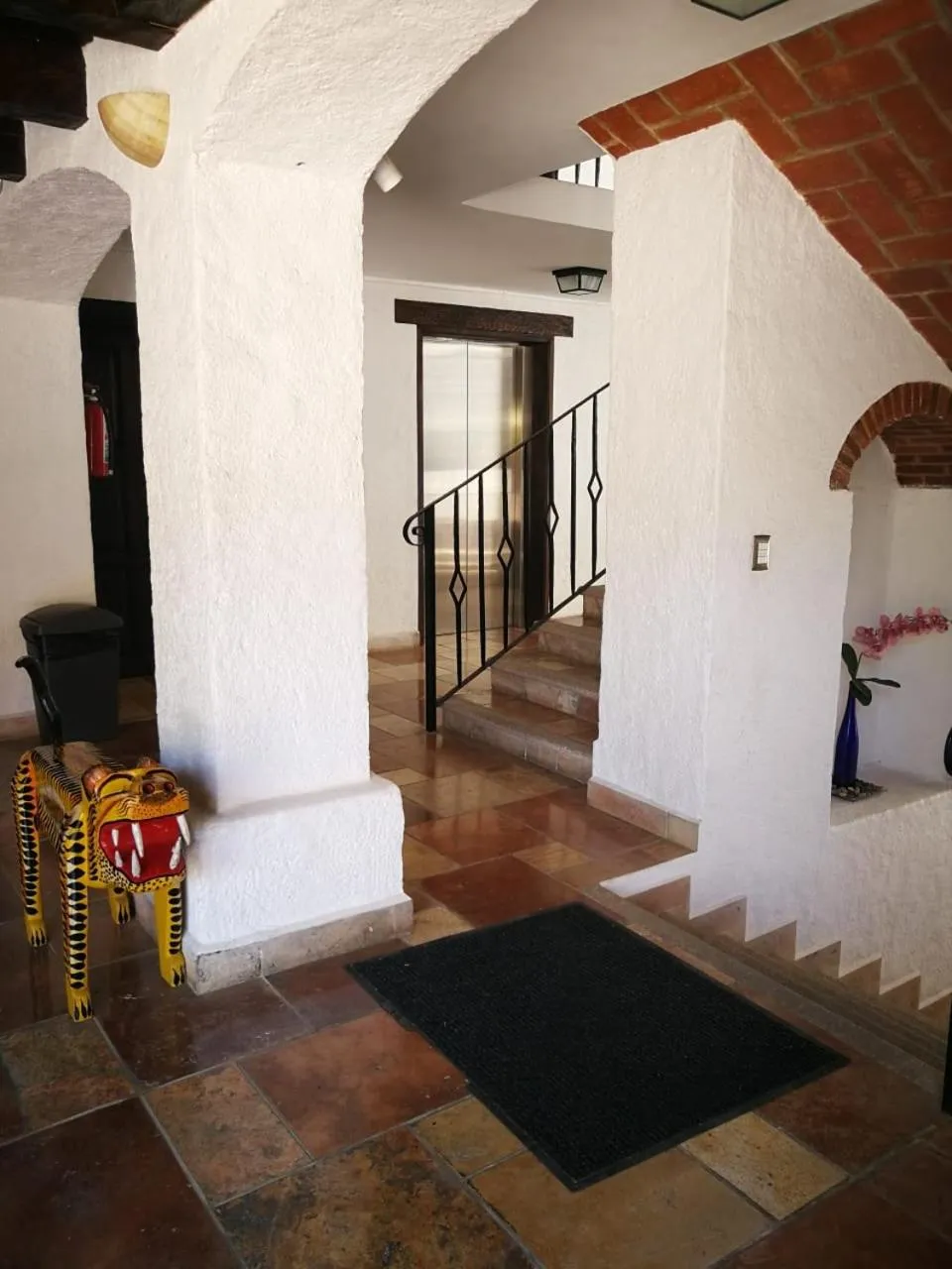 elevator in HOTEL PLAZA SAN CRISTOBAL INN