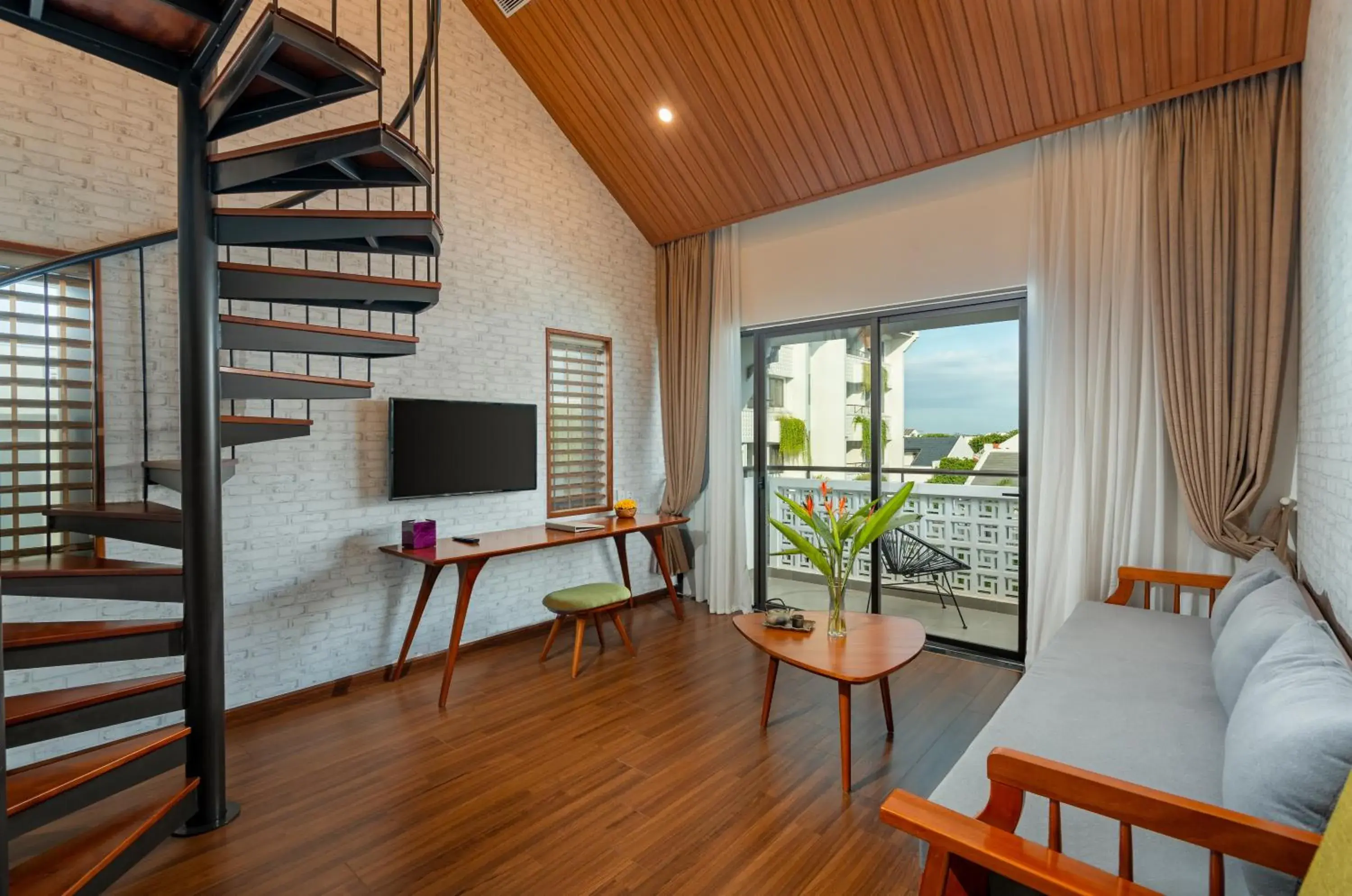 Junior Suite with Loft - Complimentary Daily Mini-bar in The Saga Hotel Hoi An Junior Suite with Loft - Complimentary Daily Mini-bar in The Saga Hotel Hoi An