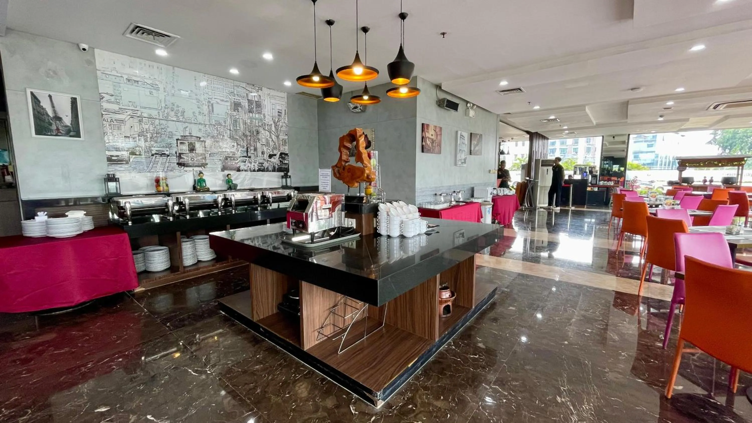 Restaurant/places to eat in HORU HOTEL MANGGA DUA SQUARE