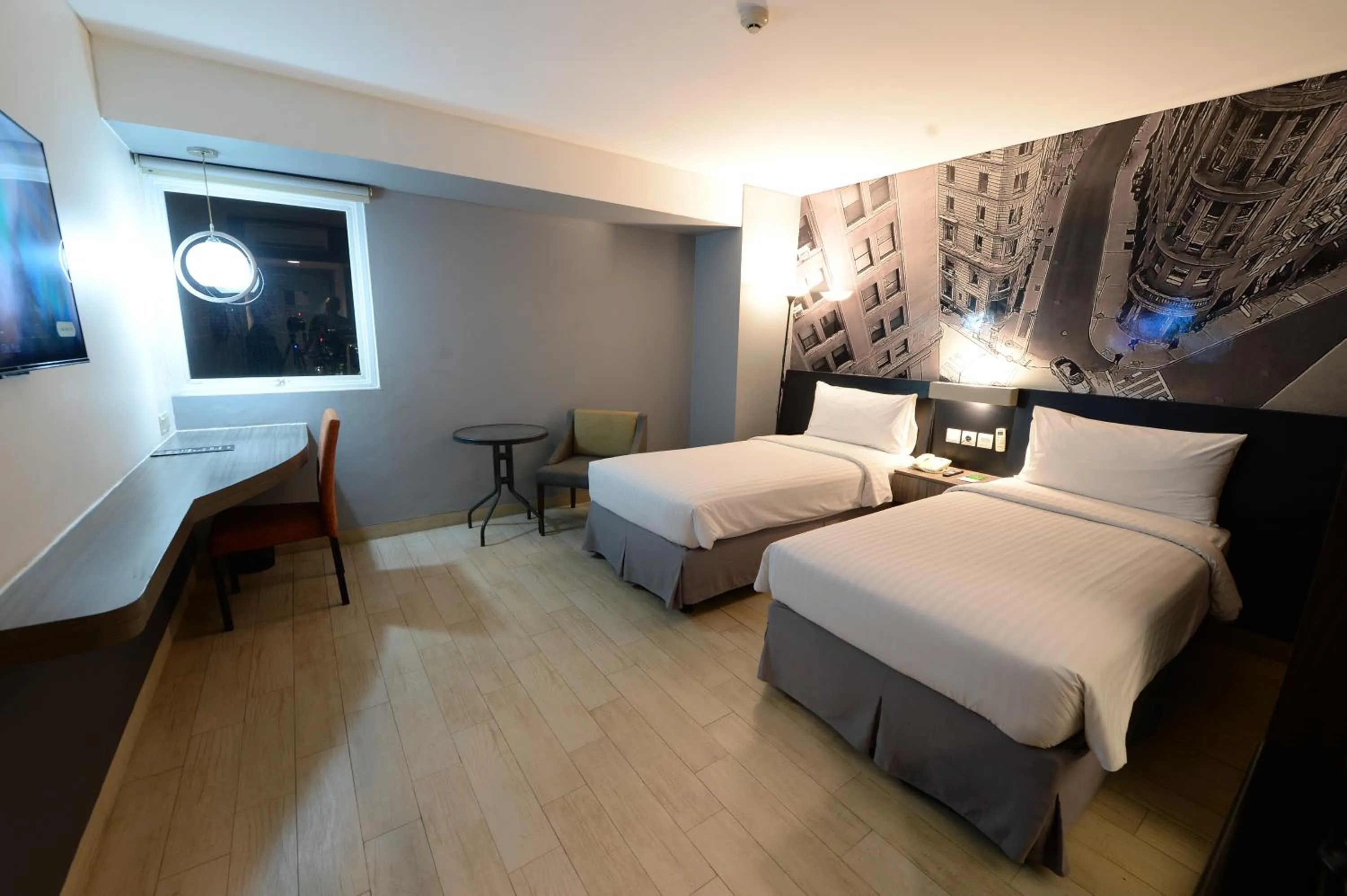 Guests, Bed in HORU HOTEL MANGGA DUA SQUARE